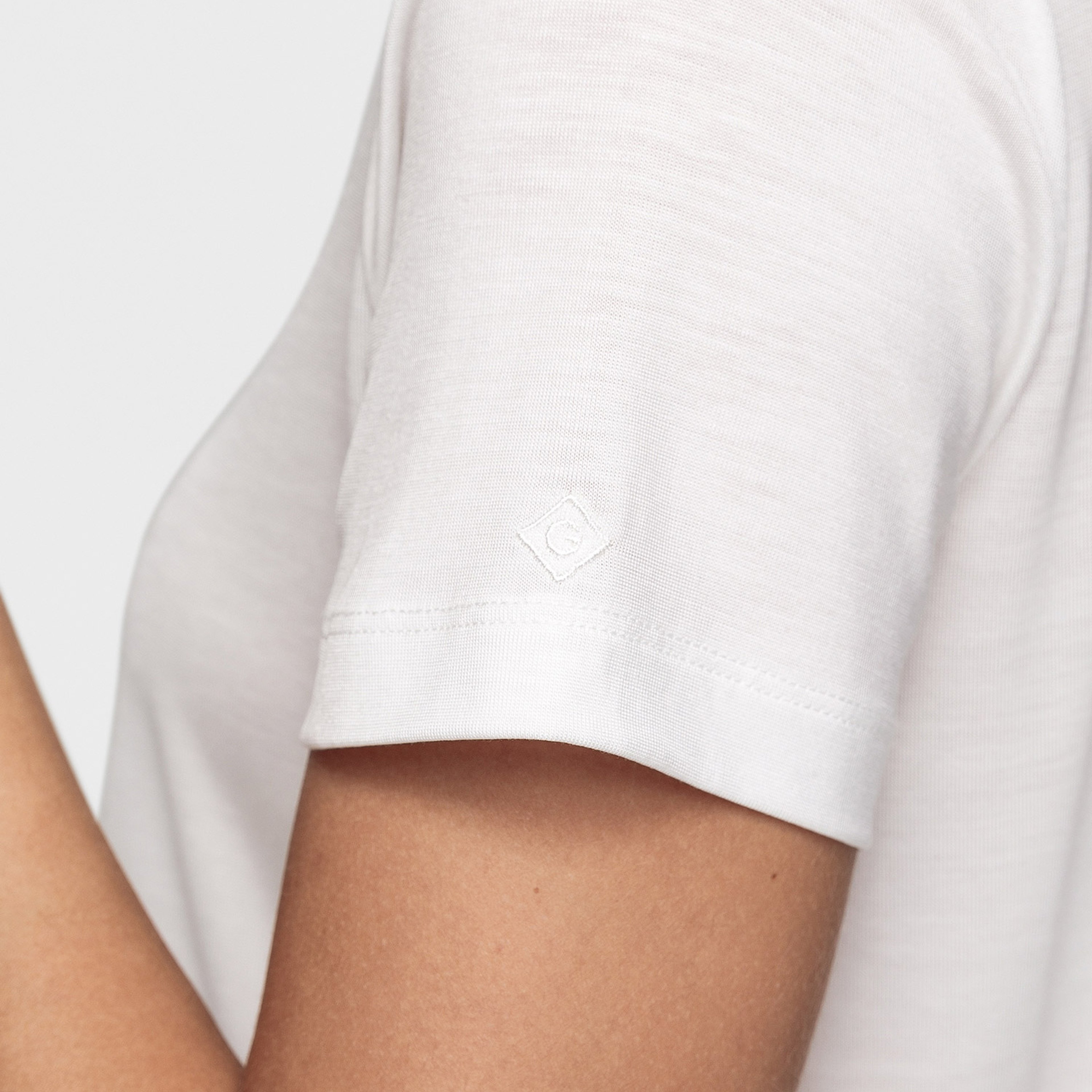 GANT Kadın Beyaz Lightweight T-Shirt