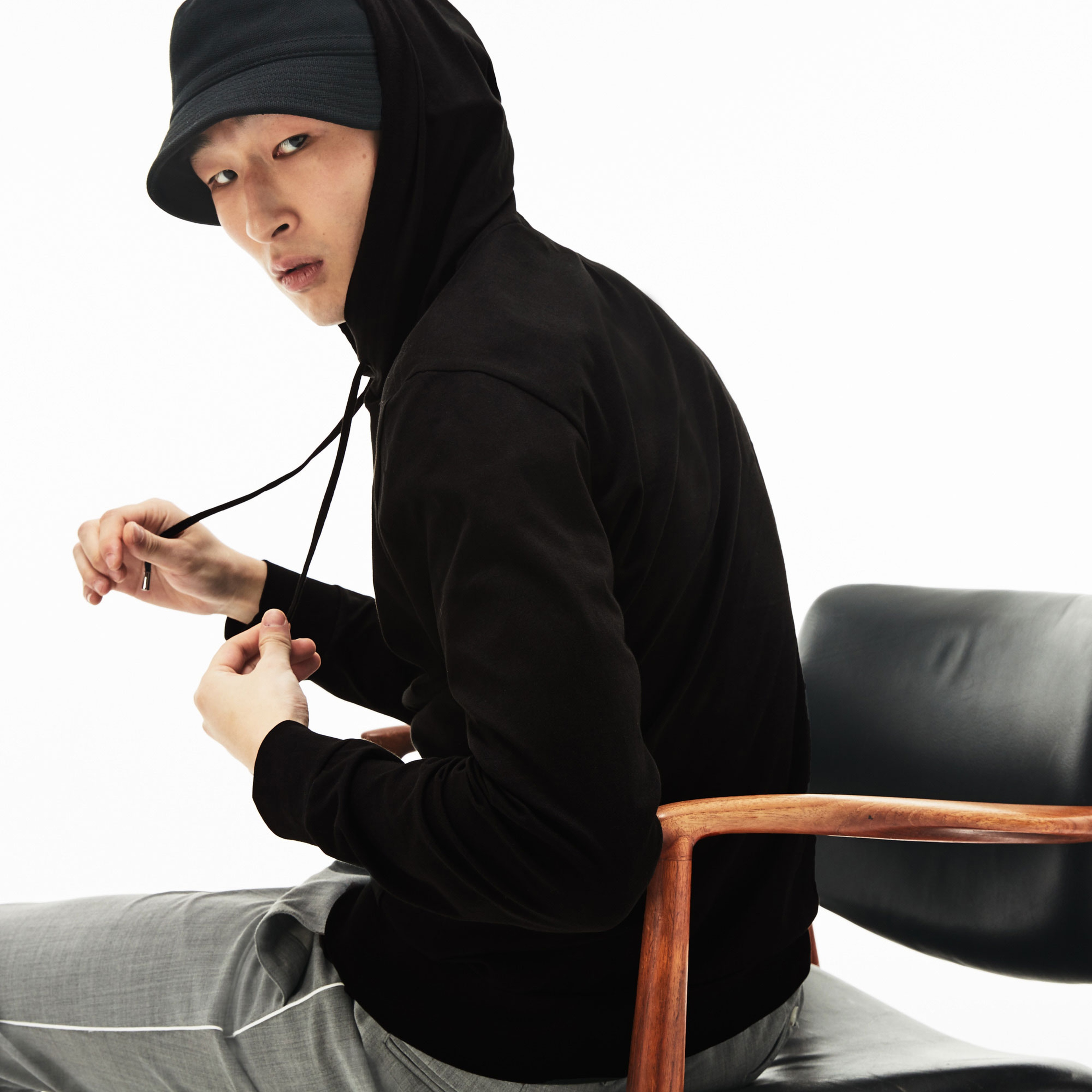 Erkek Slim Fit Kapüşonlu Siyah Sweatshirt