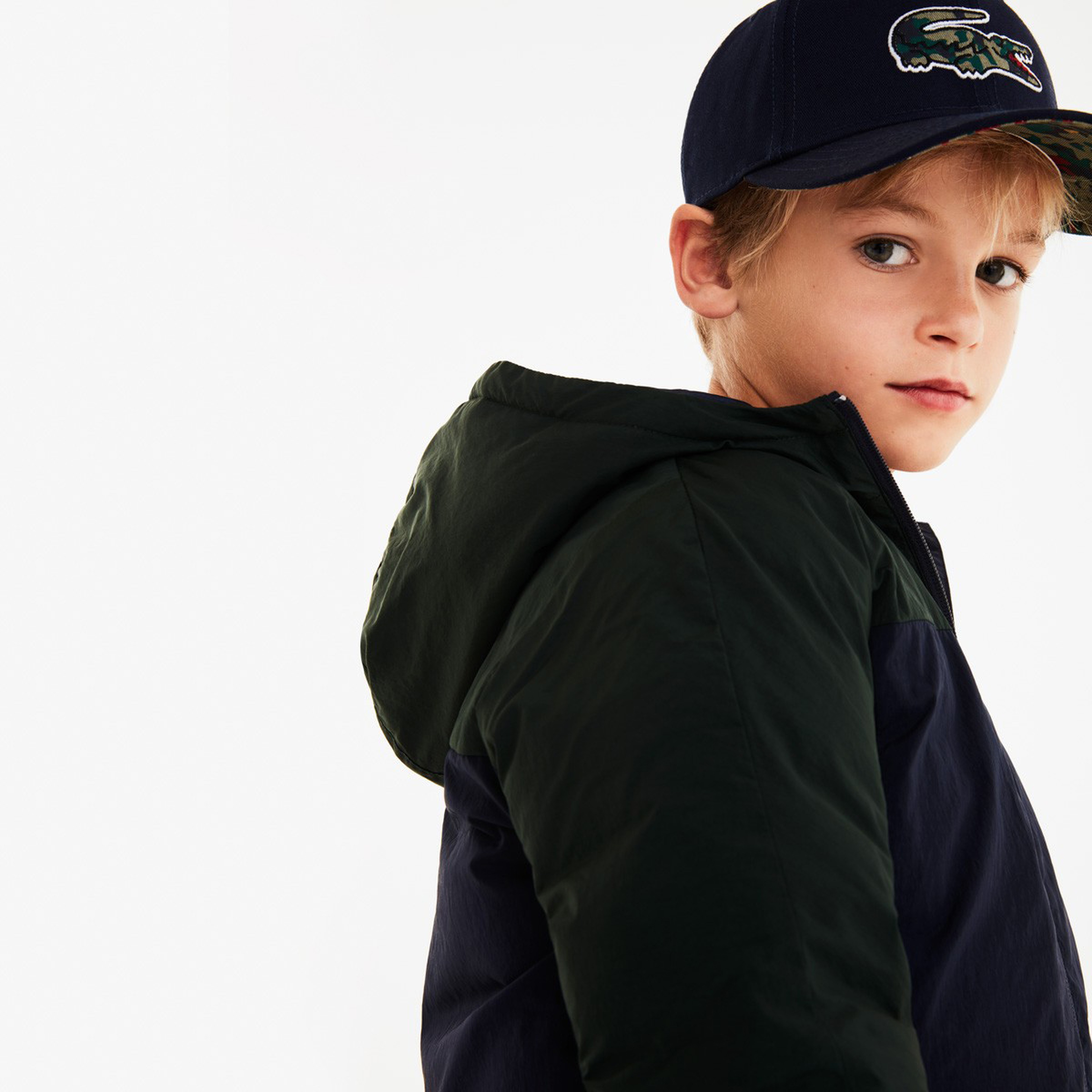 Lacoste Çocuk Kapüşonlu Blok Desenli Lacivert Mont