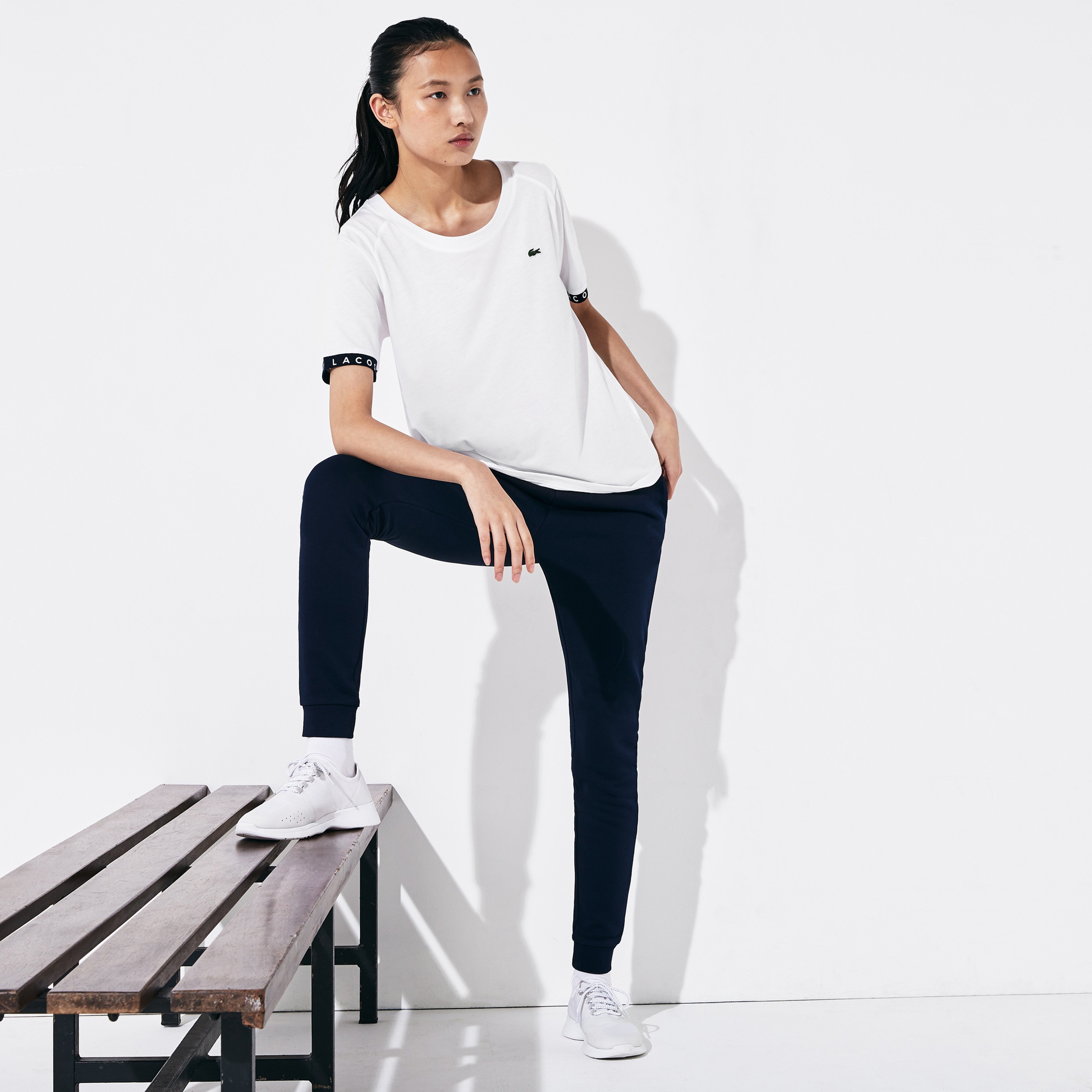 Lacoste Sport Kadın Kayık Yaka Baskılı Beyaz T-Shirt