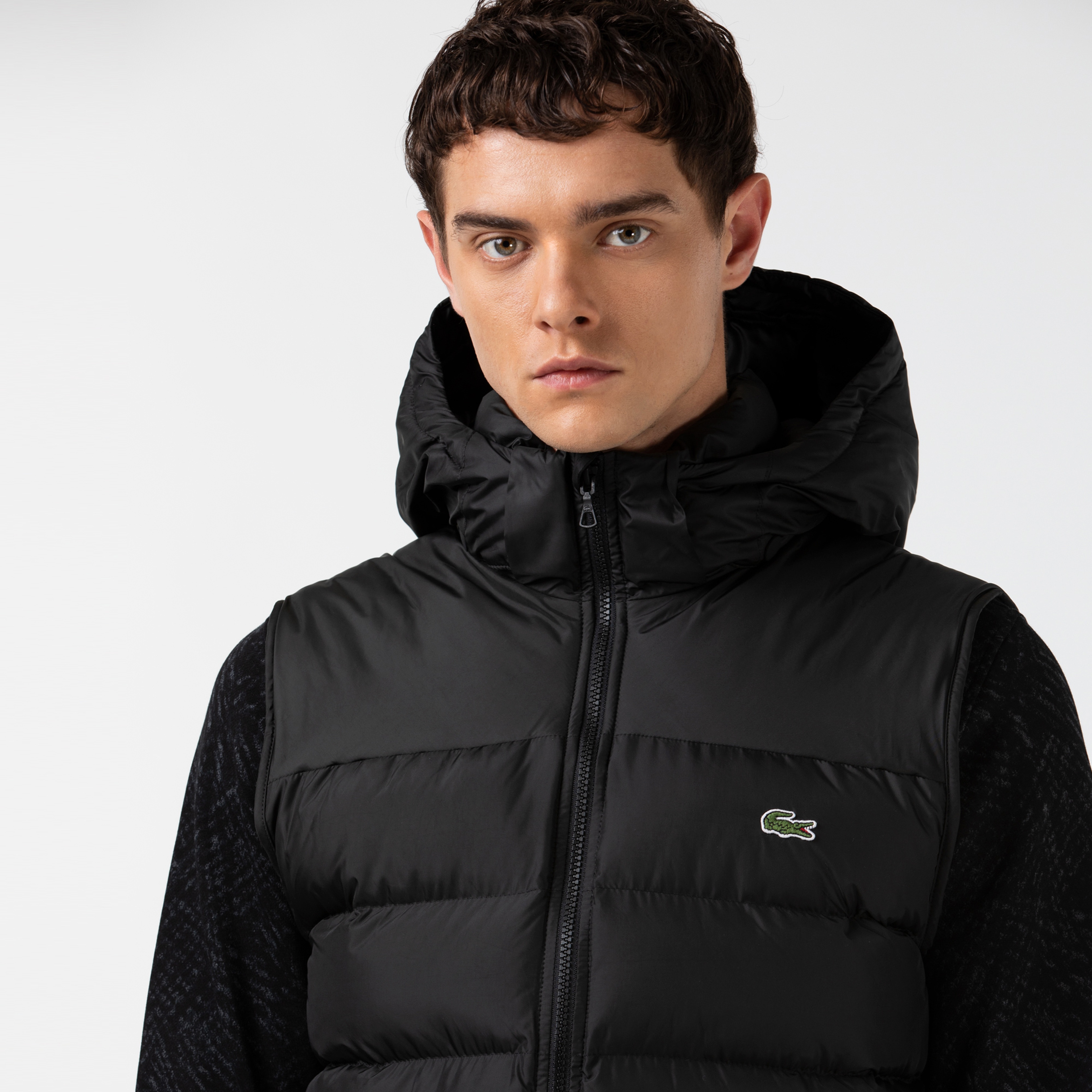 Lacoste Erkek Kapitone Kapüşonlu Kolsuz Siyah Yelek Mont