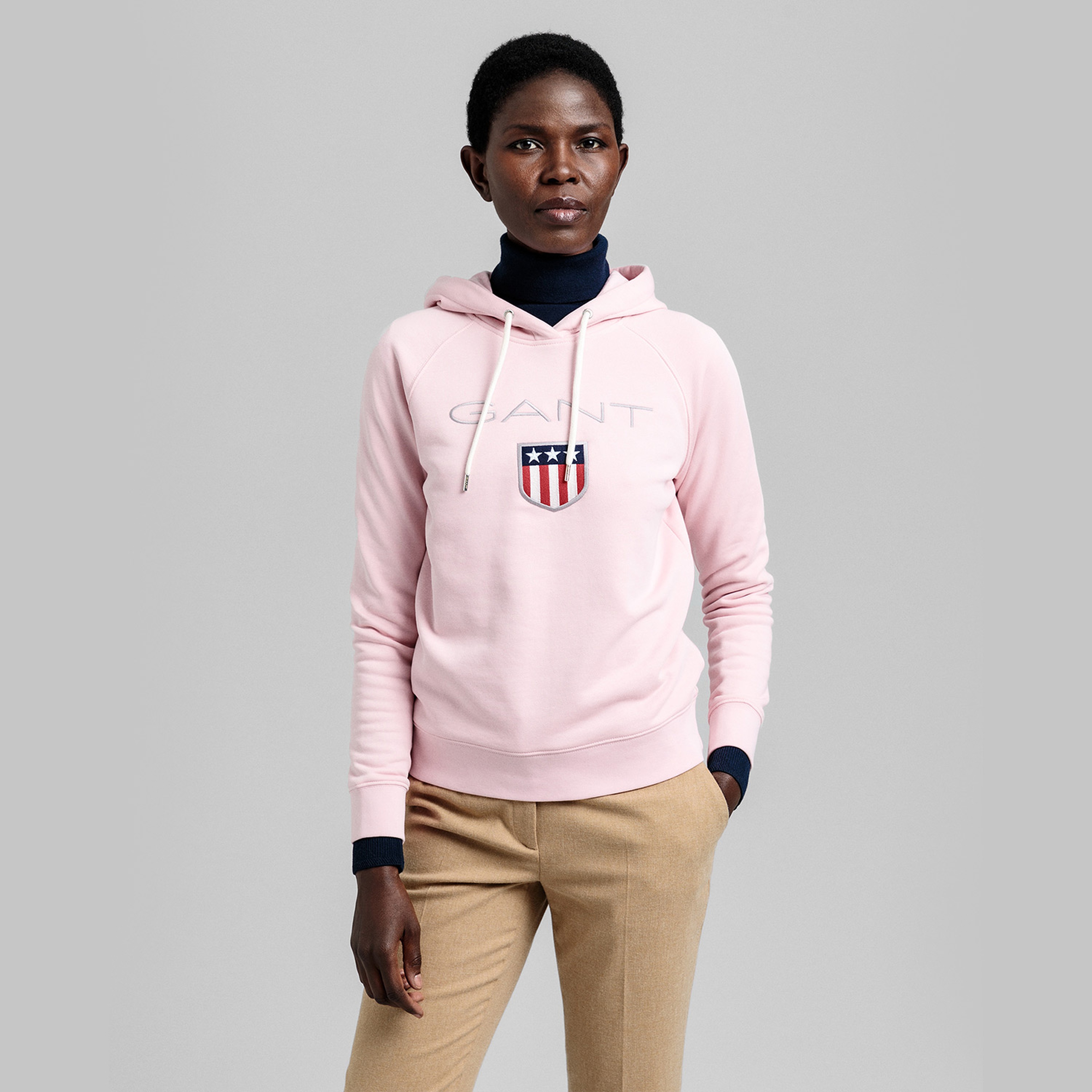 GANT Kadın Pembe Regular Fit Kapüşonlu Logolu Sweatshirt