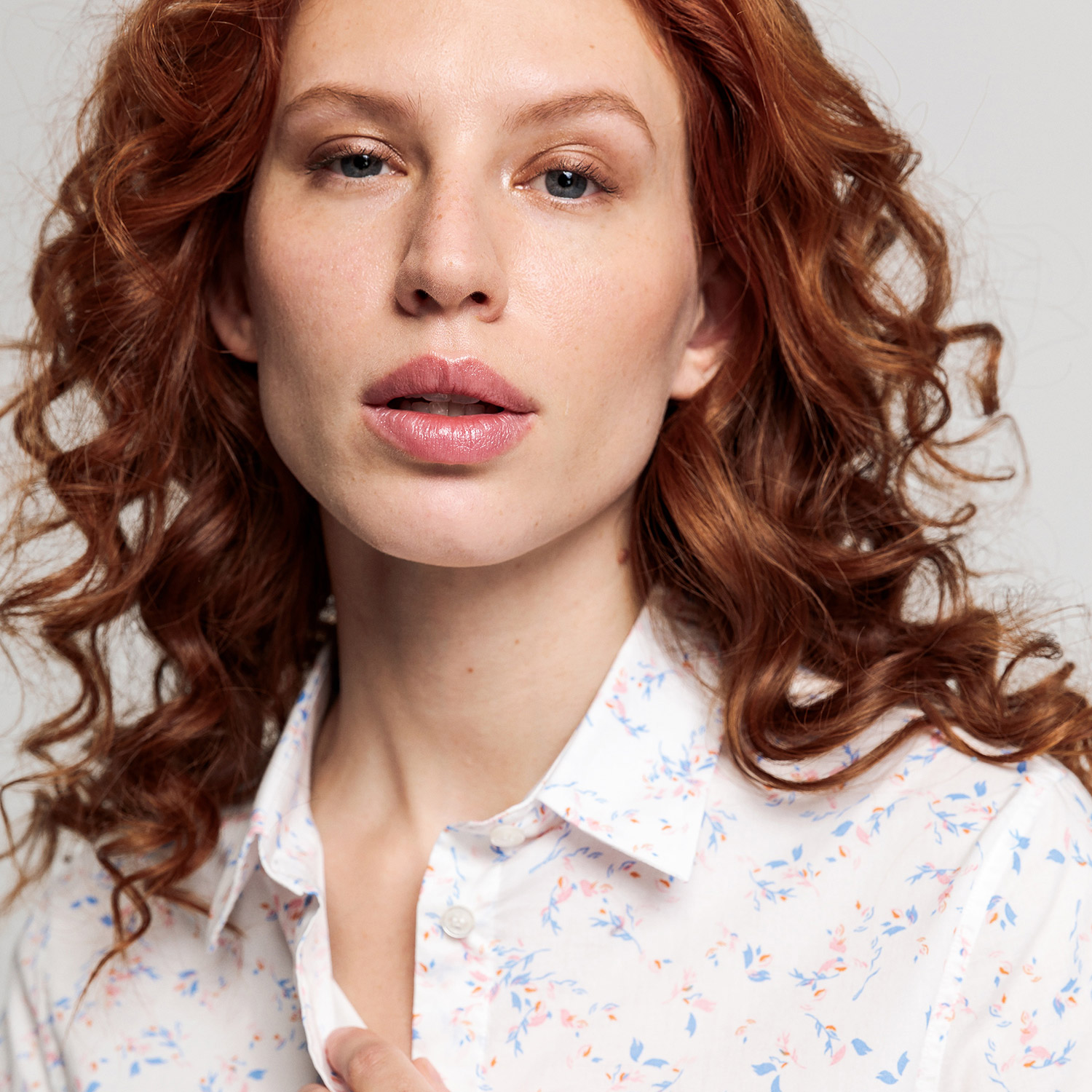 GANT Kadın Krem Regular Fit Gömlek