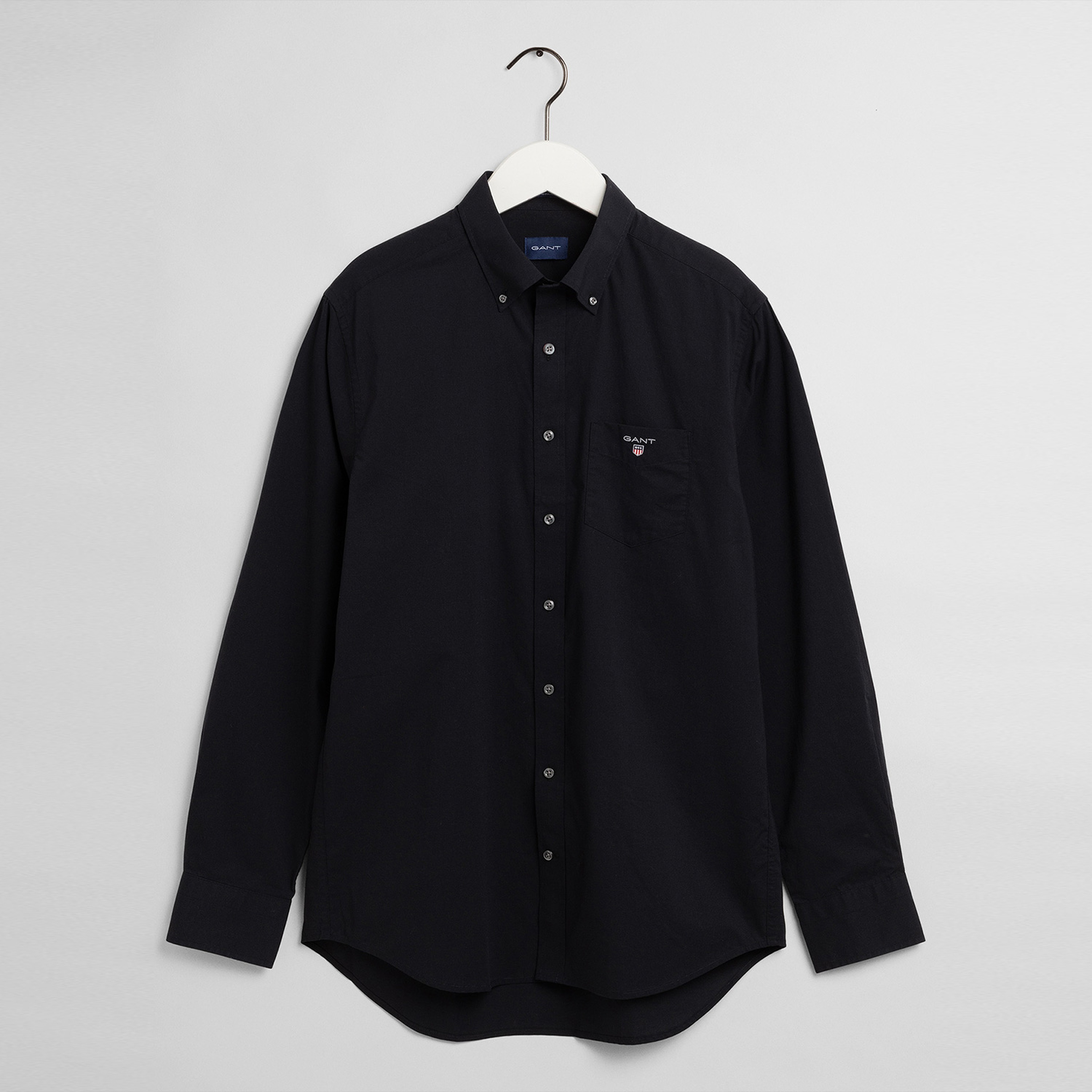 GANT Erkek Siyah Regular Fit Düğmeli Yaka Broadcloth Gömlek