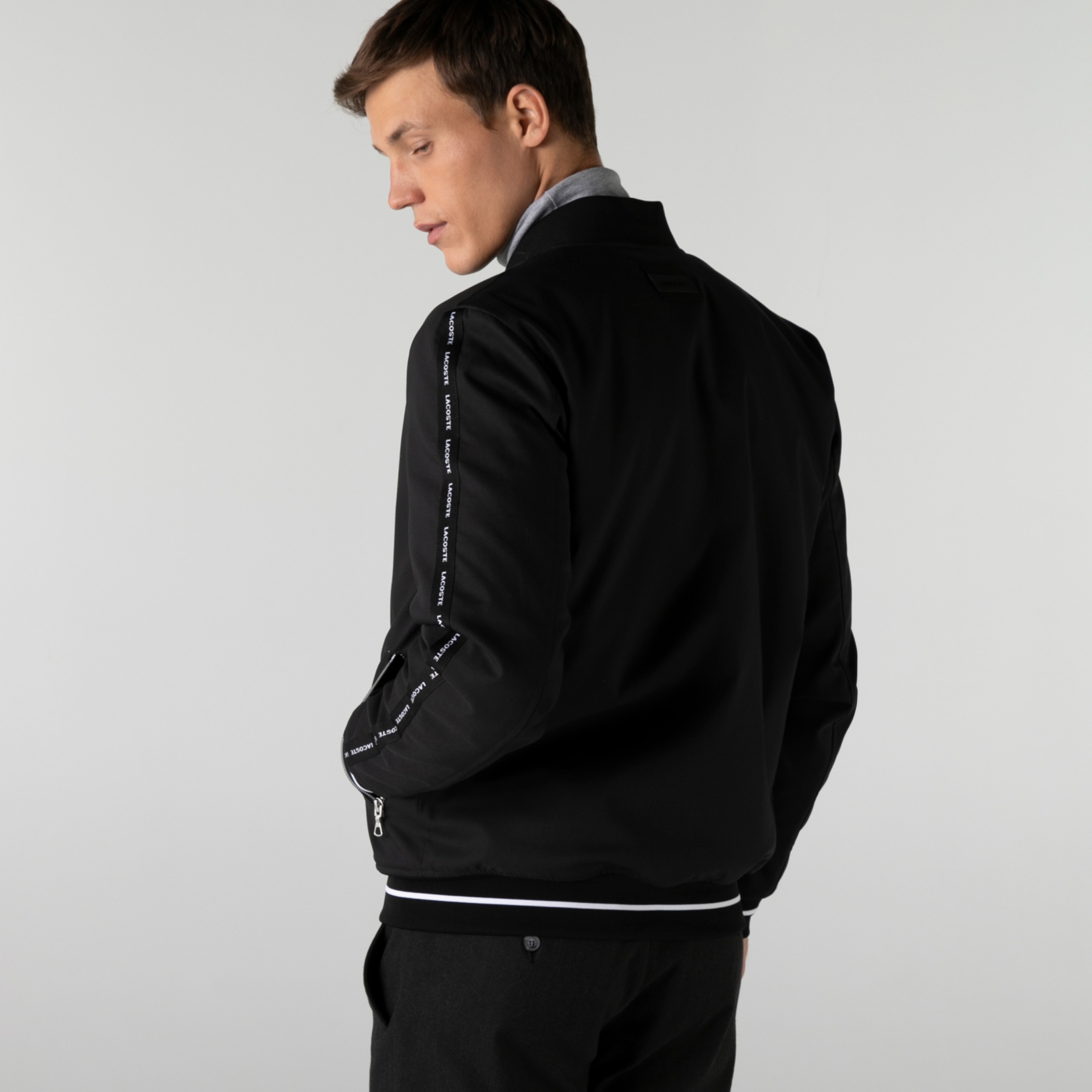 Lacoste Erkek Hakim Yaka Baskılı Siyah Mont