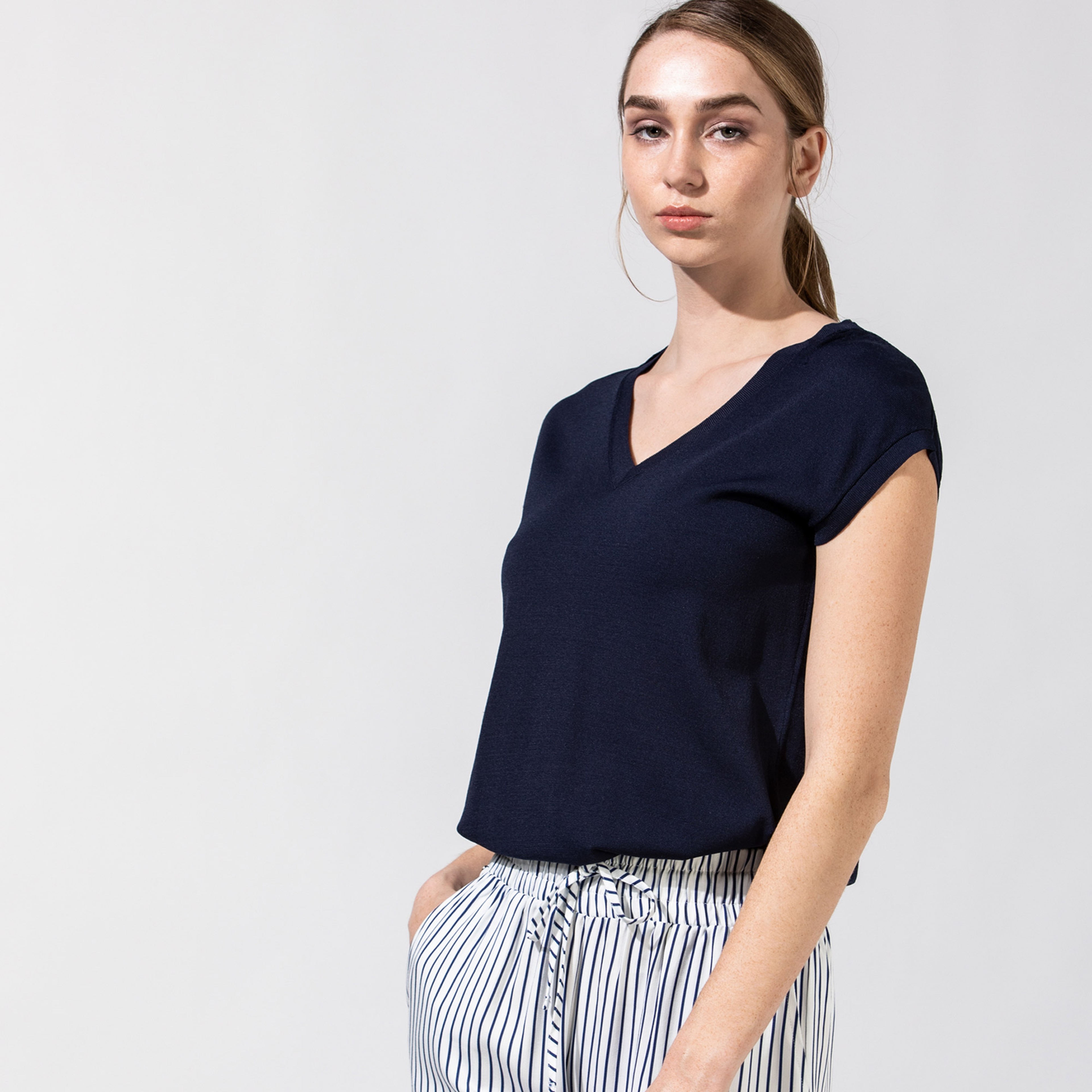 Nautica Kadın Lacivert V-Yaka Triko Kazak