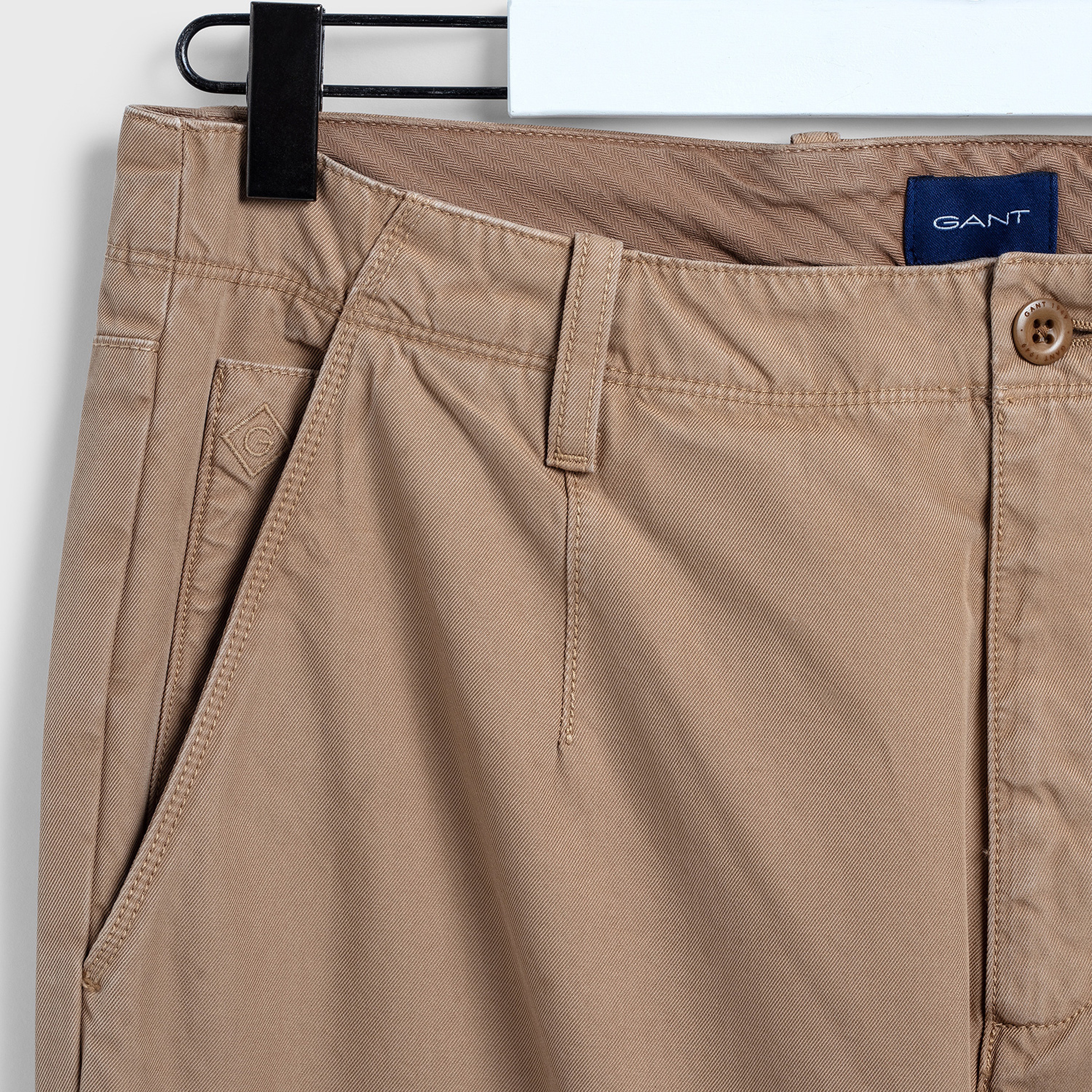 GANT Erkek Bej Slim Fit Hugger Chino Pantolon
