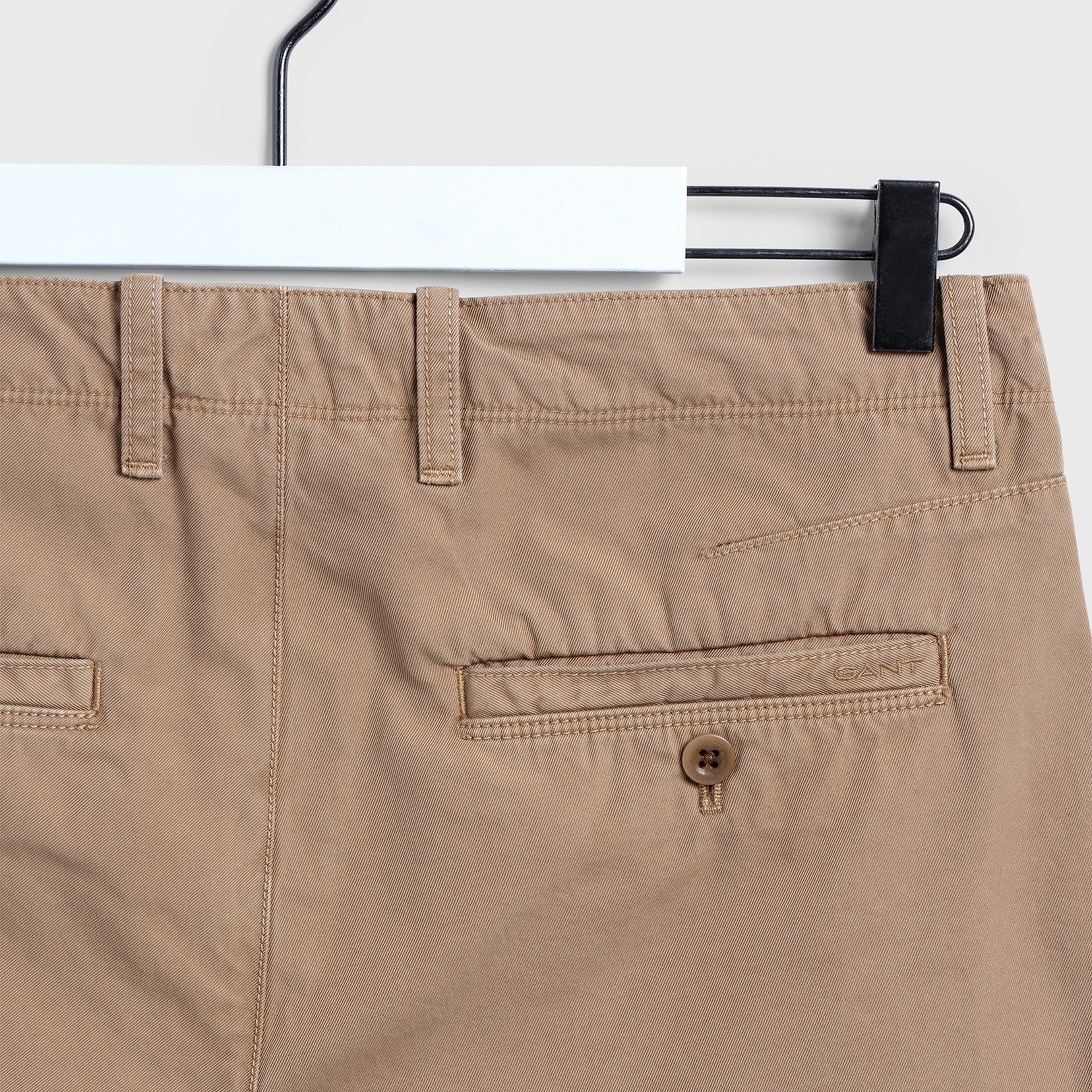 GANT Erkek Bej Slim Fit Hugger Chino Pantolon