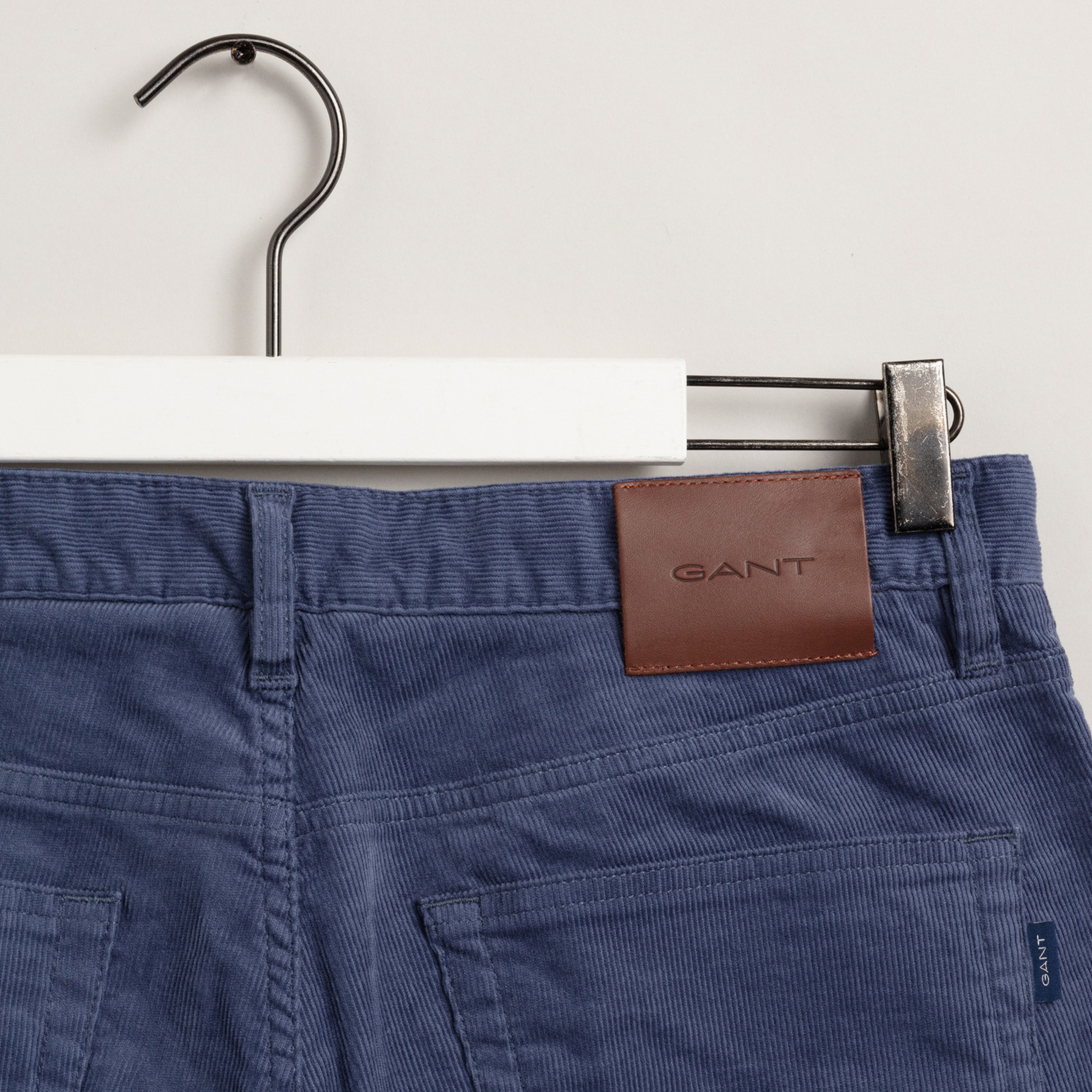 GANT Erkek Mavi Tapered Fit Pantolon