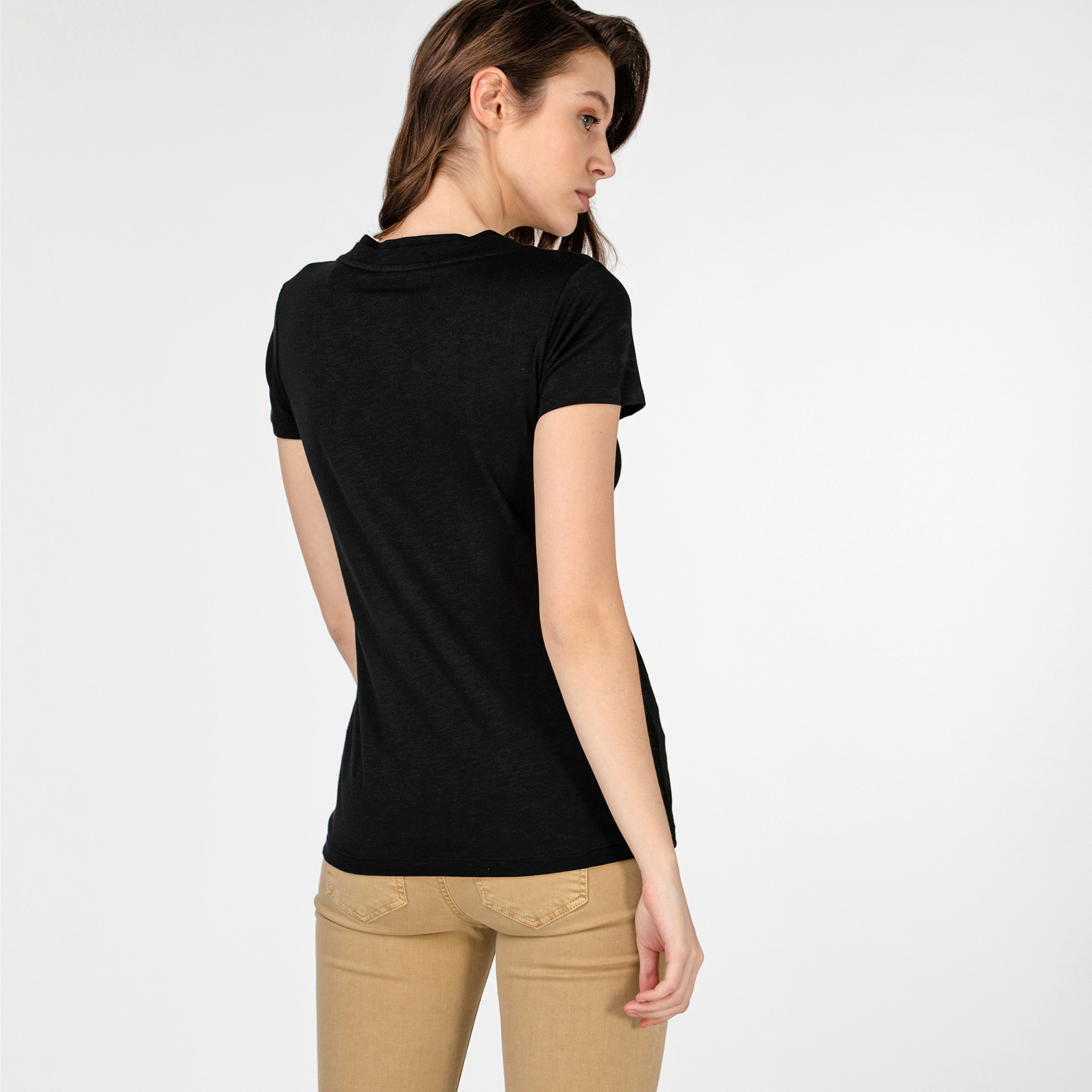 Lacoste Kadın Slim Fit V Yaka Siyah T-Shirt