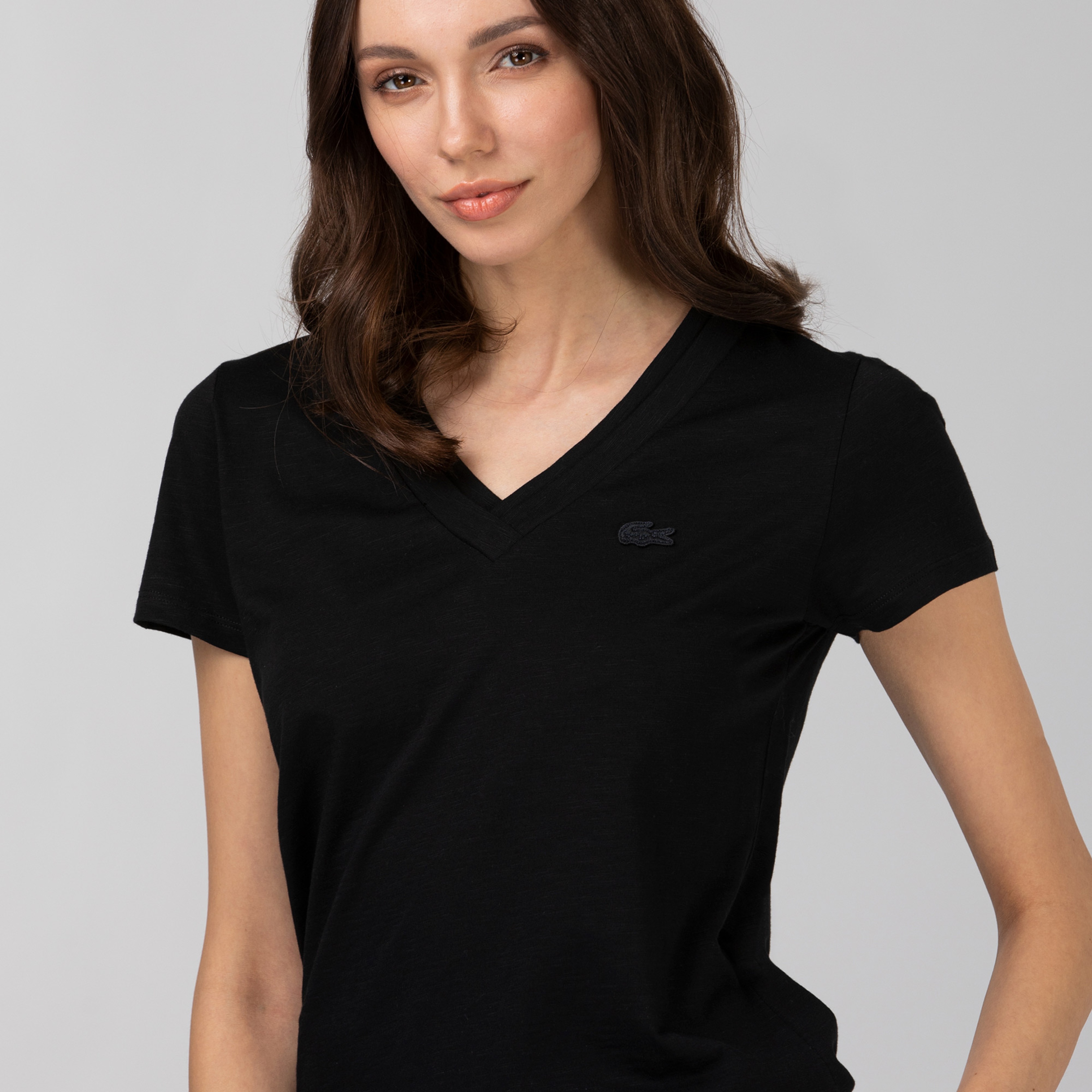 Lacoste Kadın Slim Fit V Yaka Siyah T-Shirt