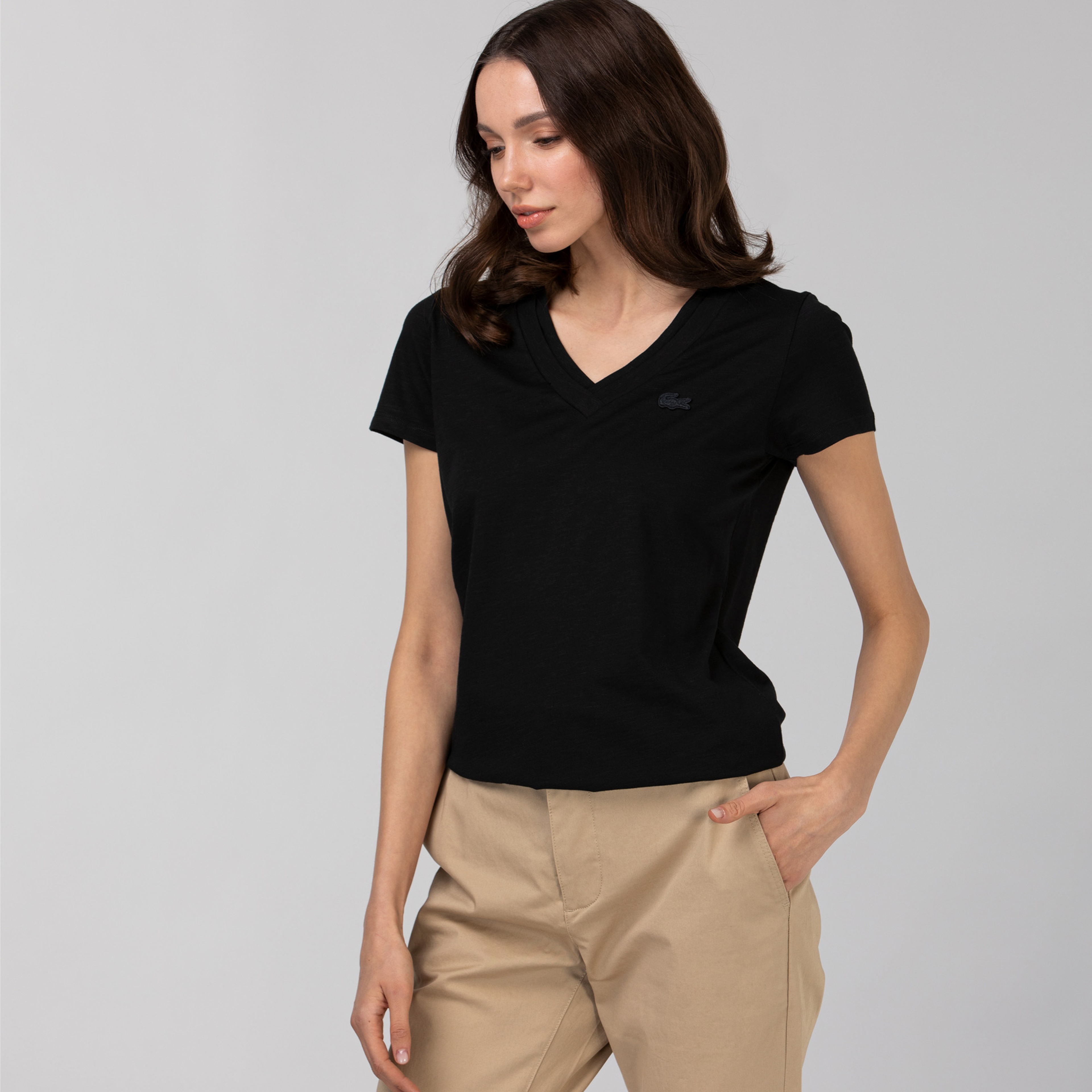 Lacoste Kadın Slim Fit V Yaka Siyah T-Shirt