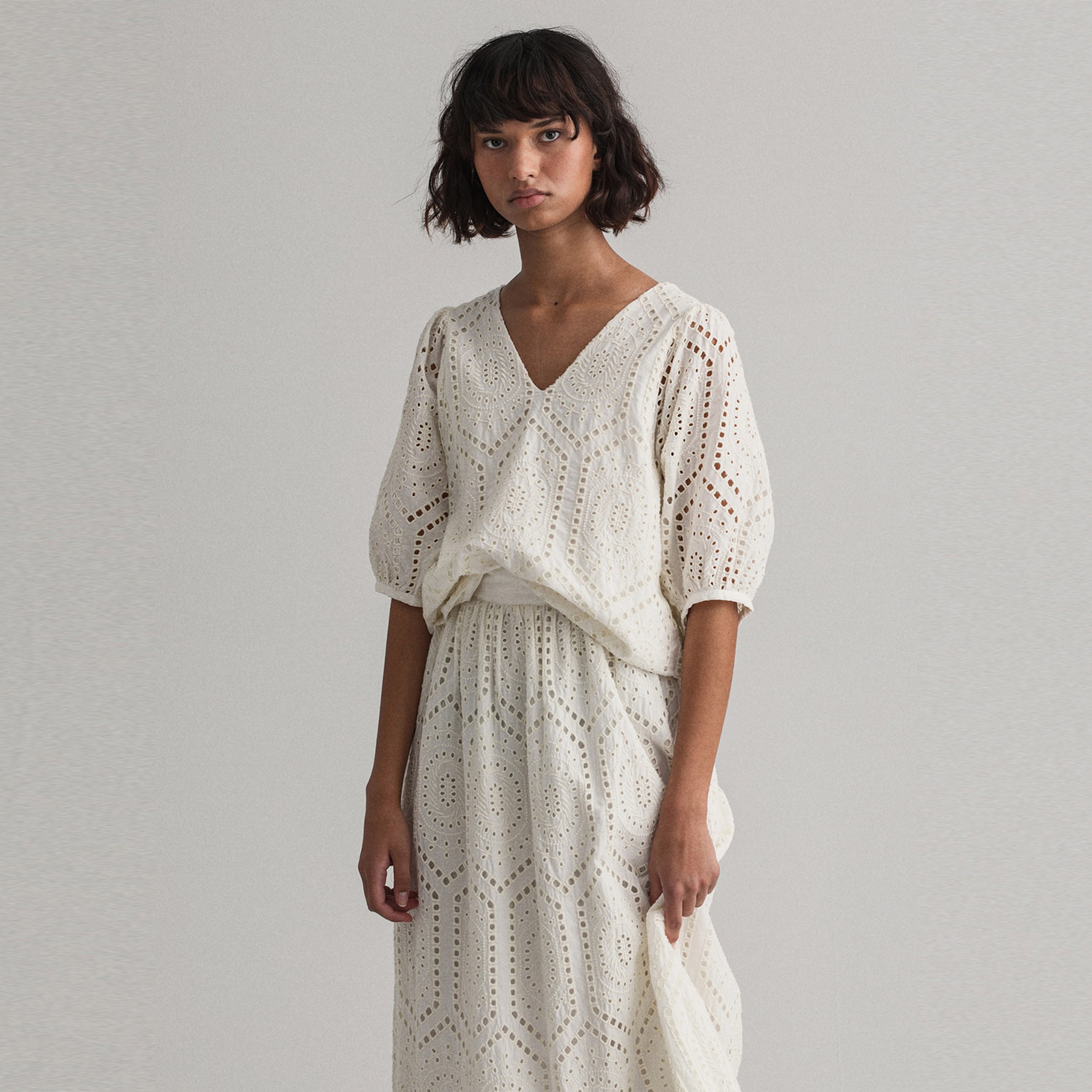 Gant Kadın Krem Relaxed Fit Kısa Kollu Bluz