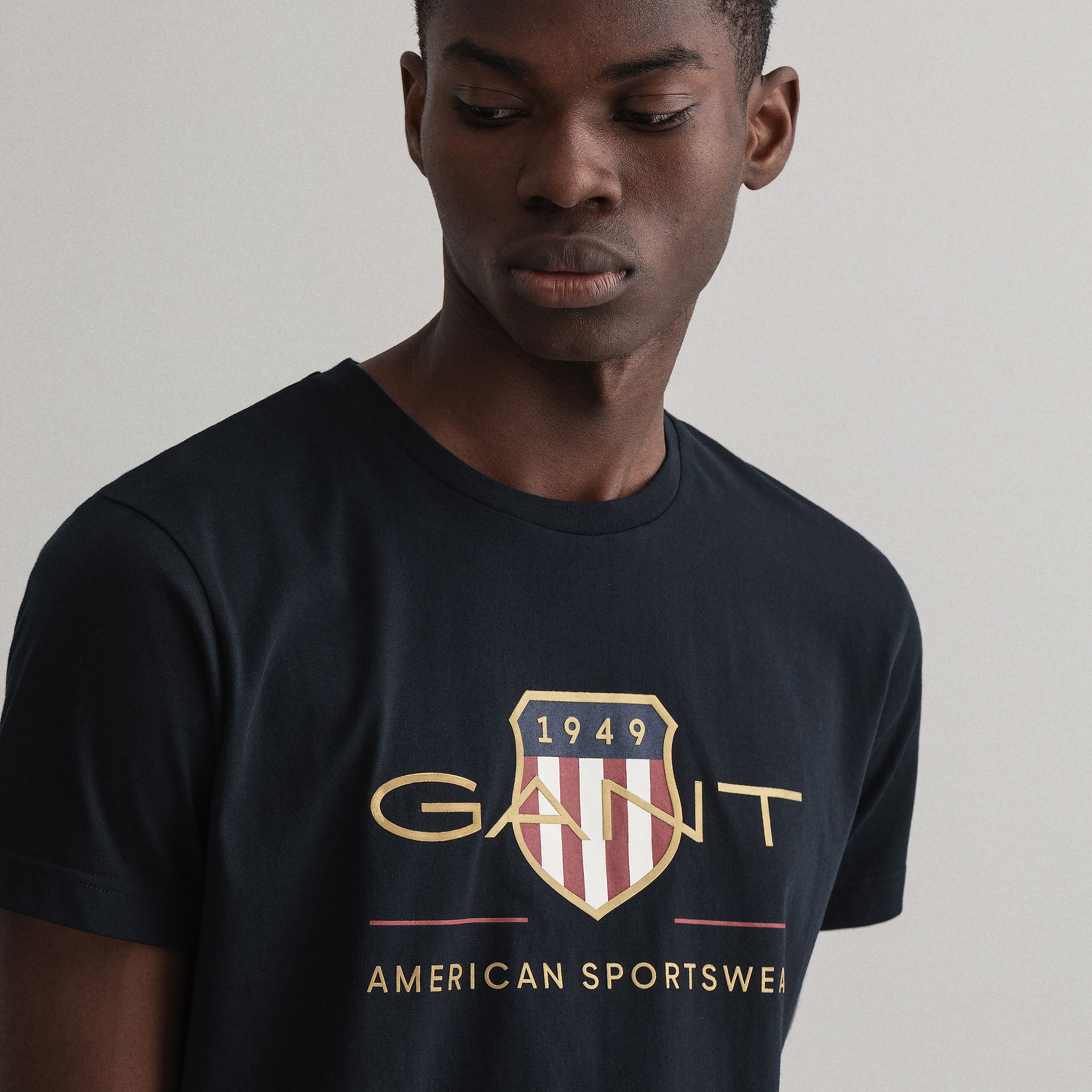 GANT Erkek Siyah Regular Fit Bisiklet Yaka Logolu T-shirt