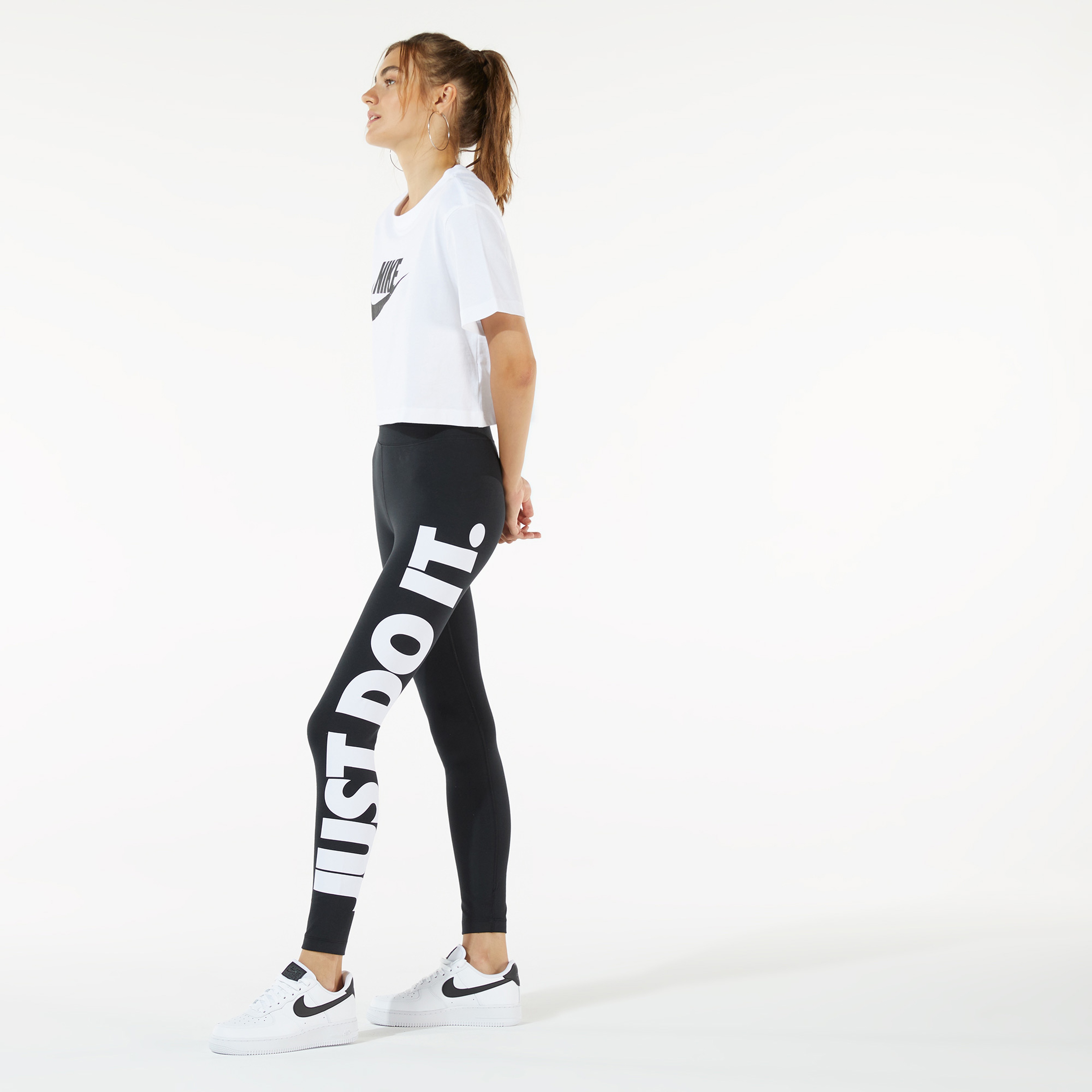Nike Sportswear Essential Kadın Siyah High-Rise Tayt
