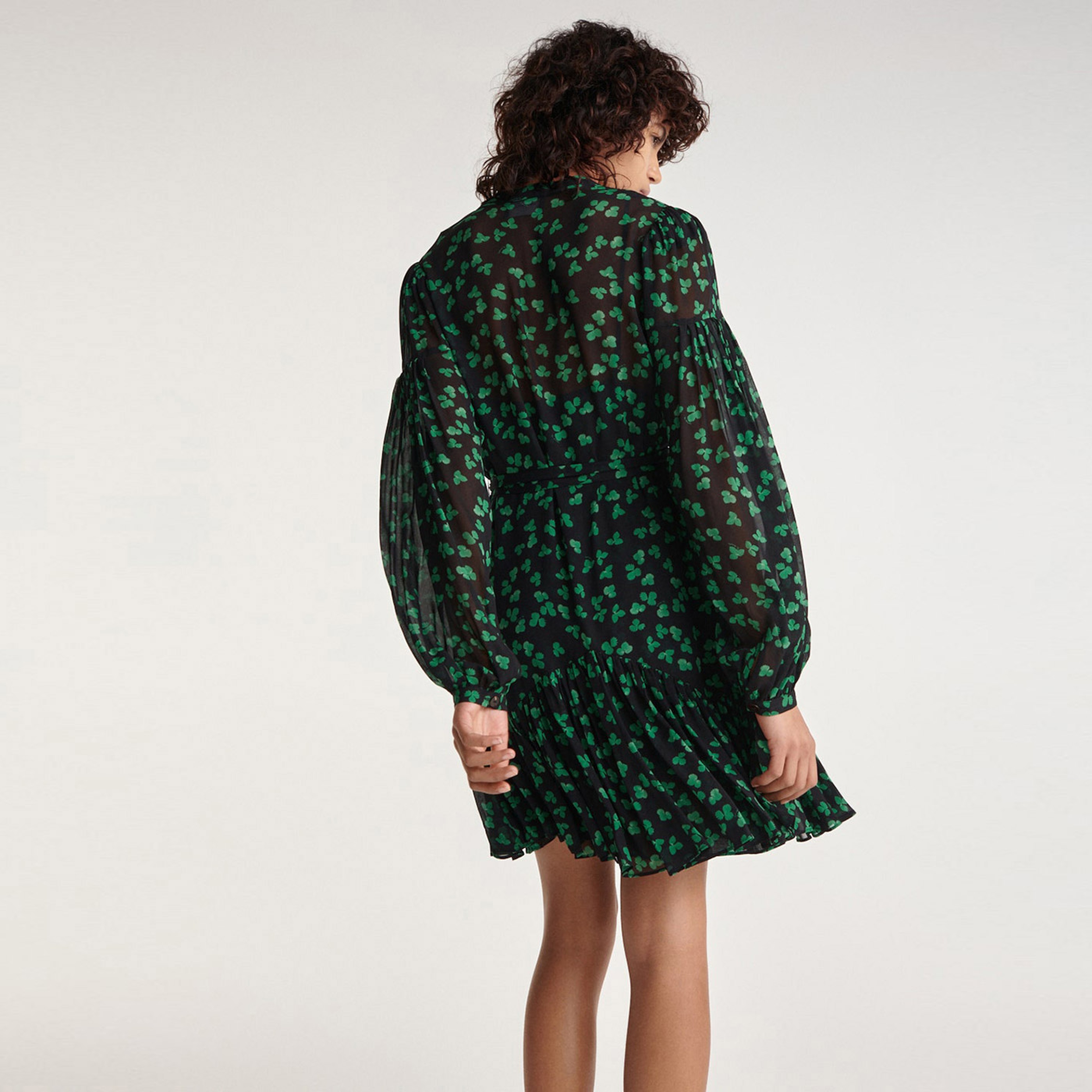 KEMERLİ KADIN KISA SİYAH ELBİSE