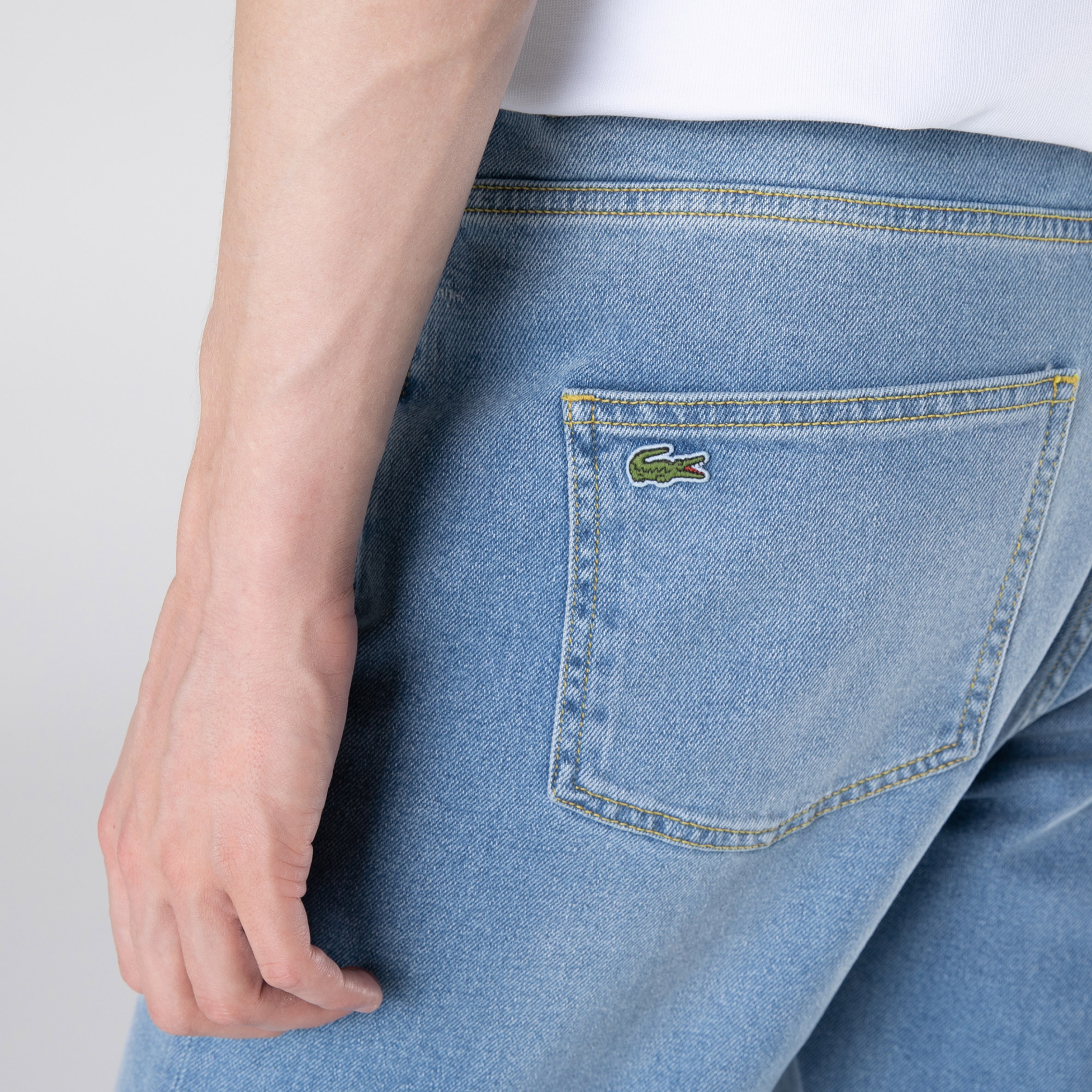 Lacoste L!VE Erkek Relaxed Fit Açık Mavi Denim Pantolon