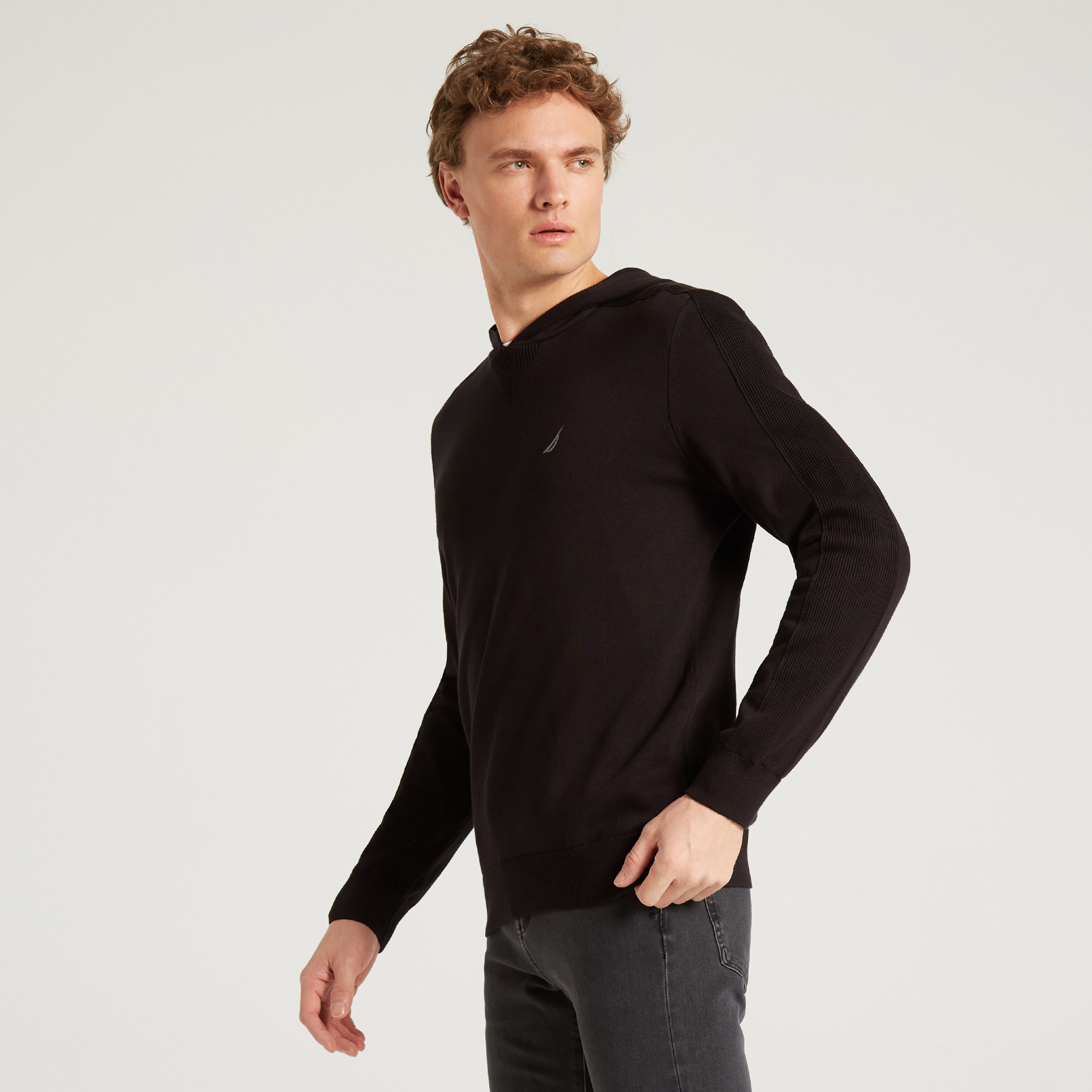 NAUTICA ERKEK SİYAH UZUN KOLLU KAPÜŞONLU TRİKO KAZAK