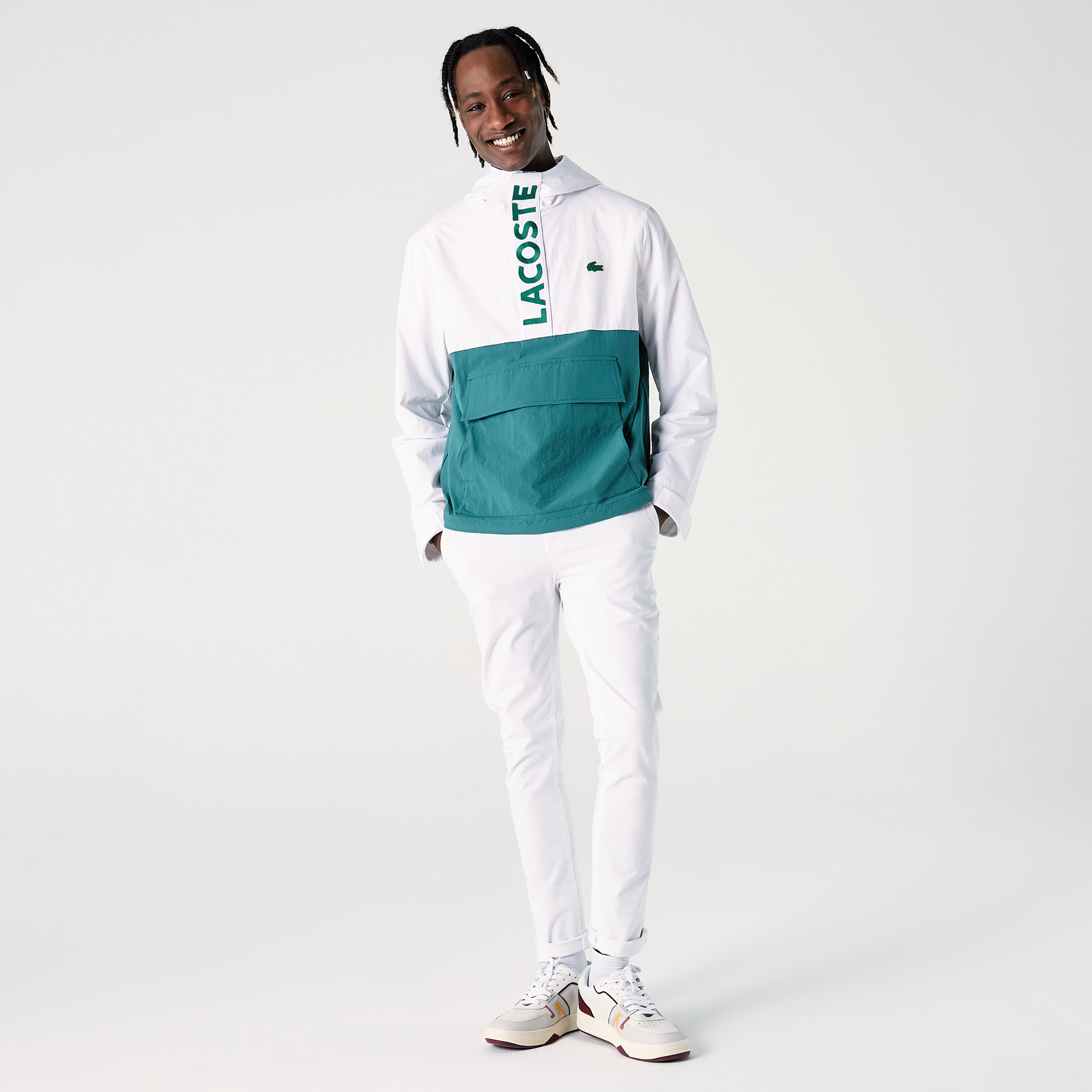 Lacoste Erkek Kapüşonlu Suya Dayanıklı Baskılı Beyaz Yağmurluk