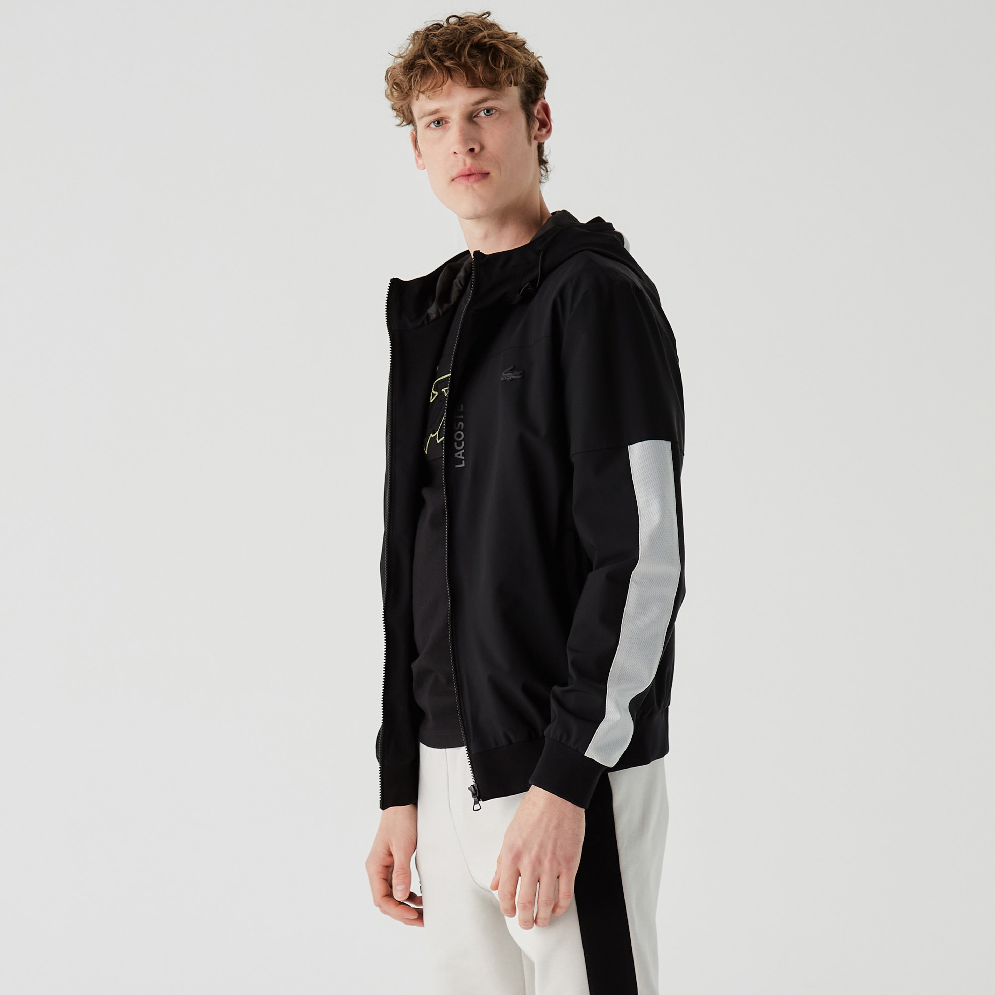 Lacoste Erkek Kapüşonlu Suya Dayanıklı Renk Bloklu Siyah Yağmurluk