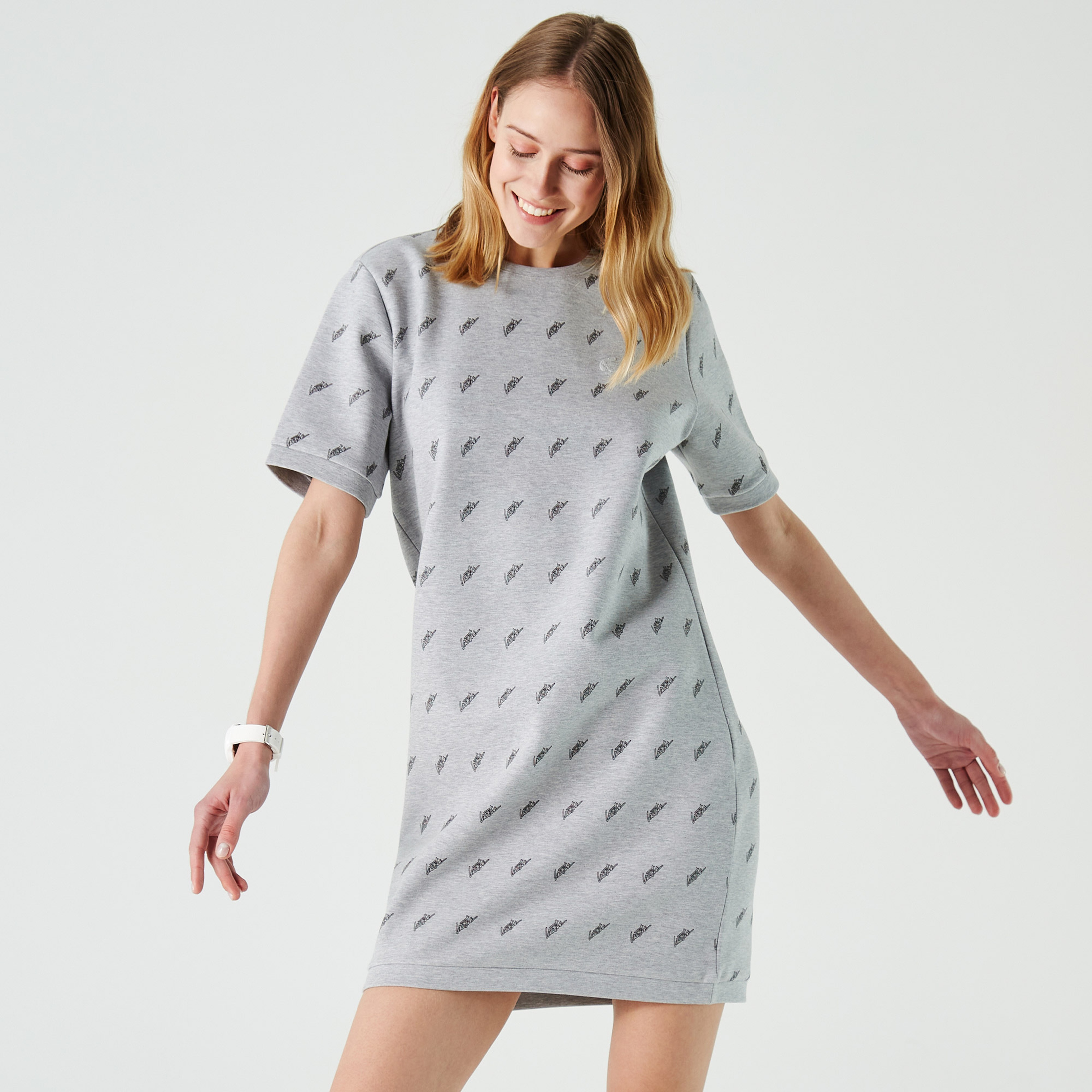 Lacoste Kadın Loose Fit Kısa Kollu Bisiklet Yaka Baskılı Gri Elbise