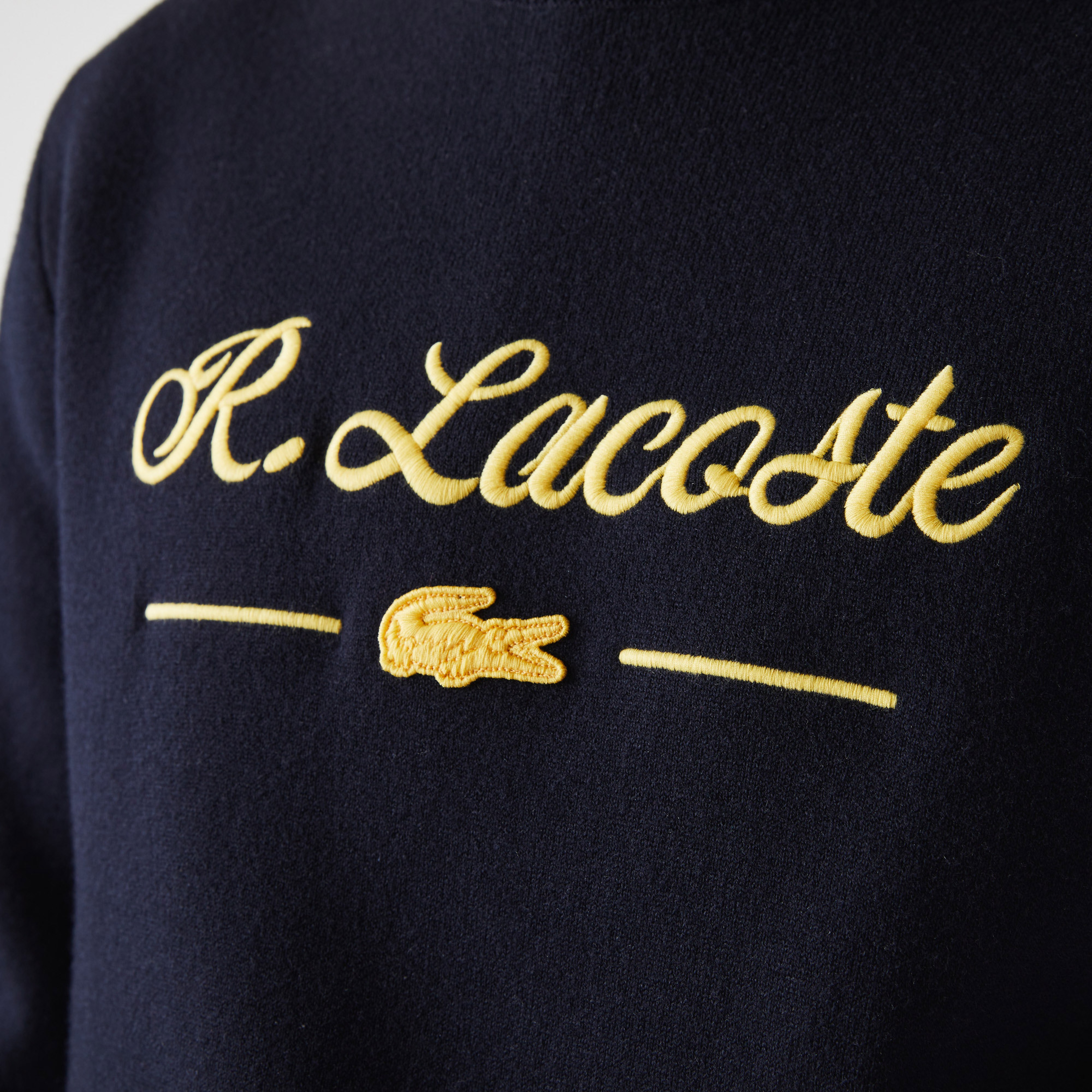 Lacoste Erkek Classic Fit Bisiklet Yaka Baskılı Siyah Kazak