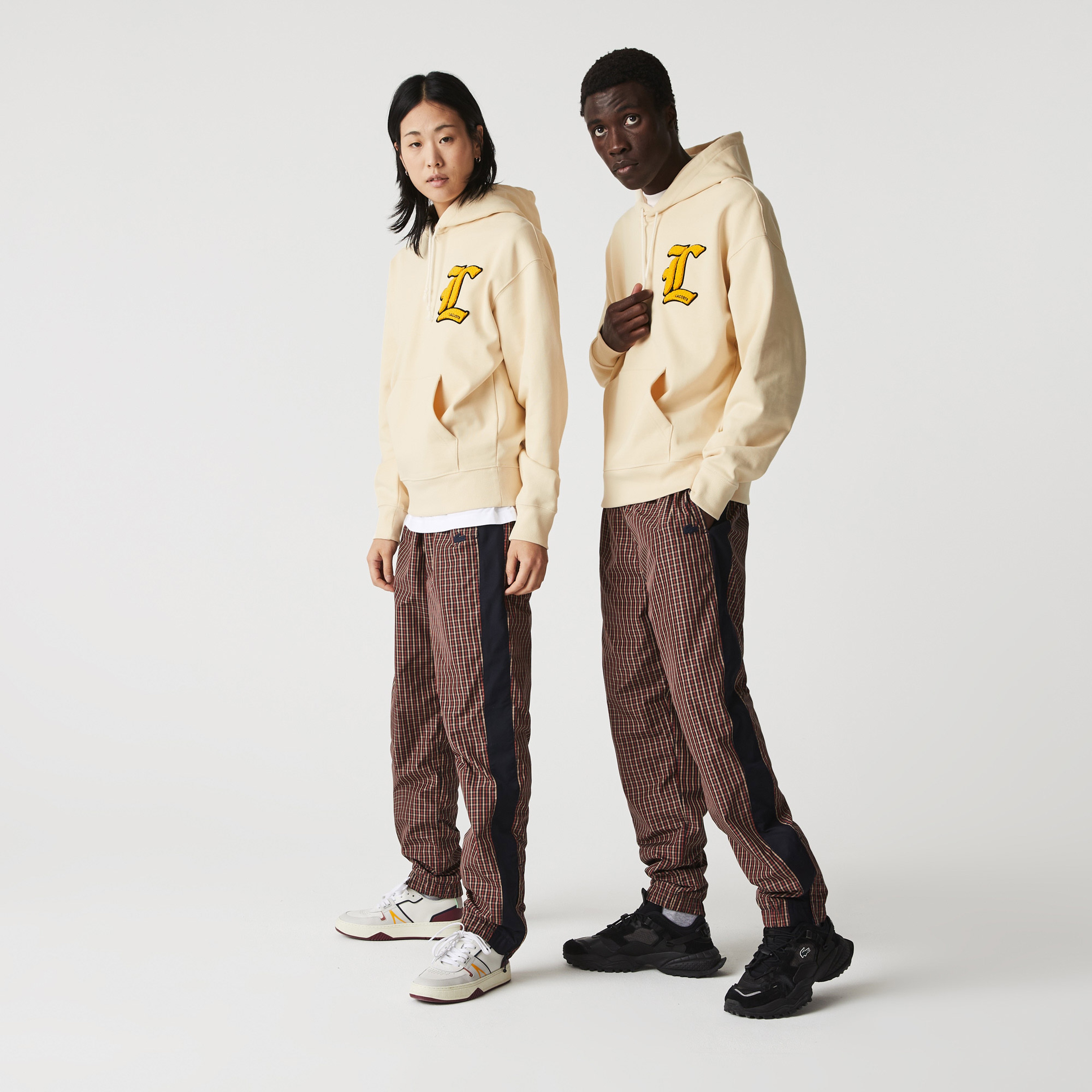 Lacoste L!VE Unisex Relaxed Fit Kapüşonlu Bej Sweatshirt