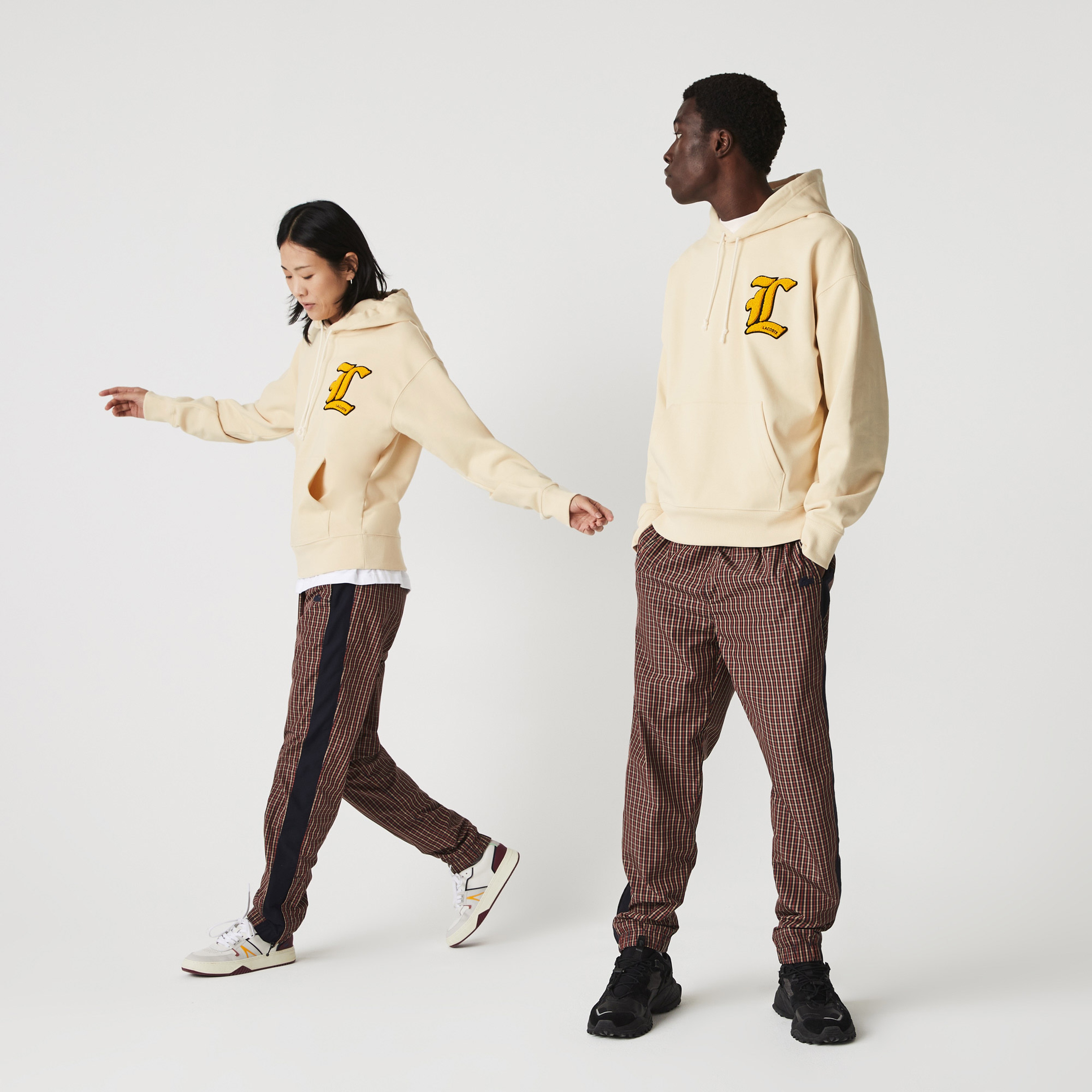 Lacoste L!VE Unisex Relaxed Fit Kapüşonlu Bej Sweatshirt