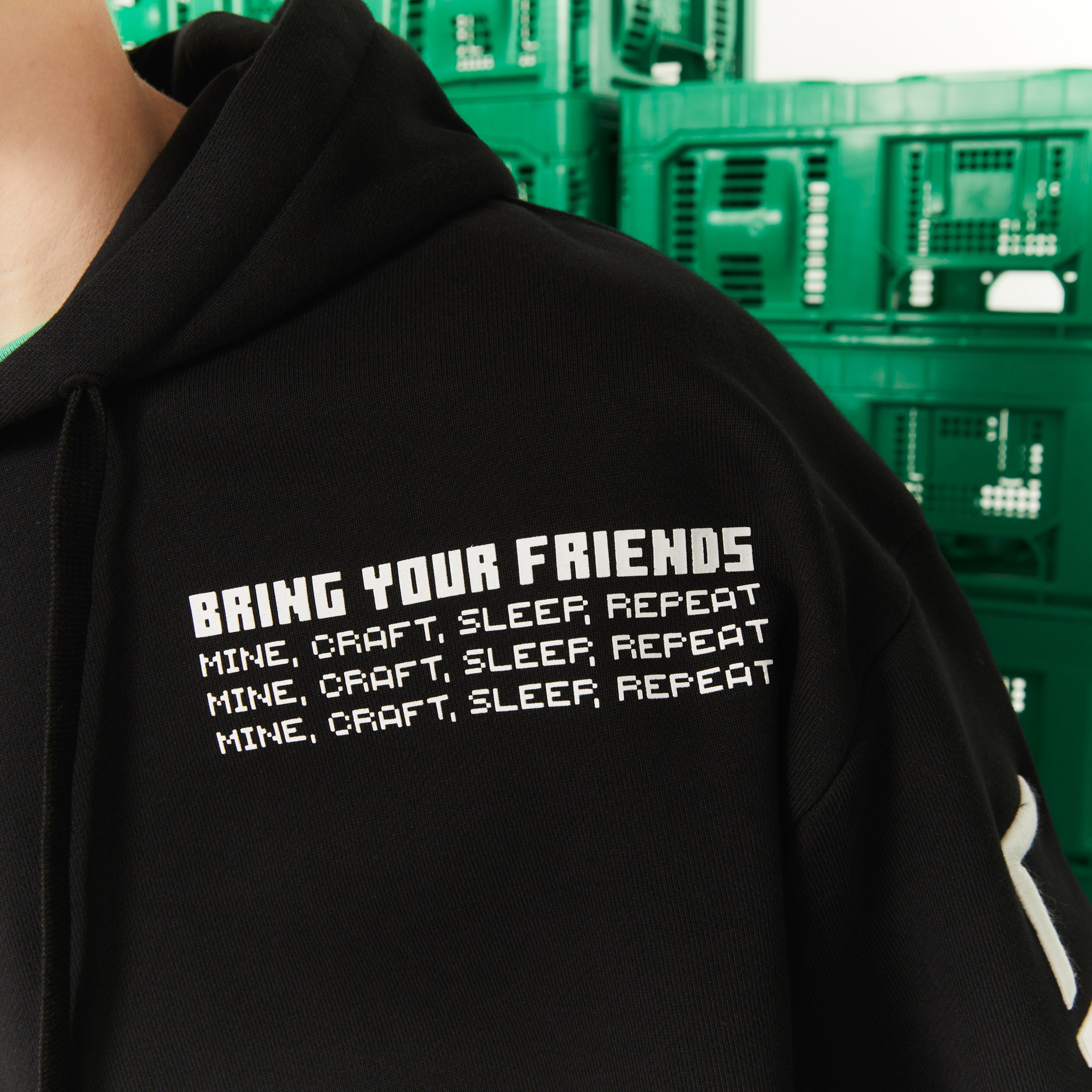 Lacoste X Minecraft Erkek Relaxed Fit Kapüşonlu Baskılı Siyah Sweatshirt