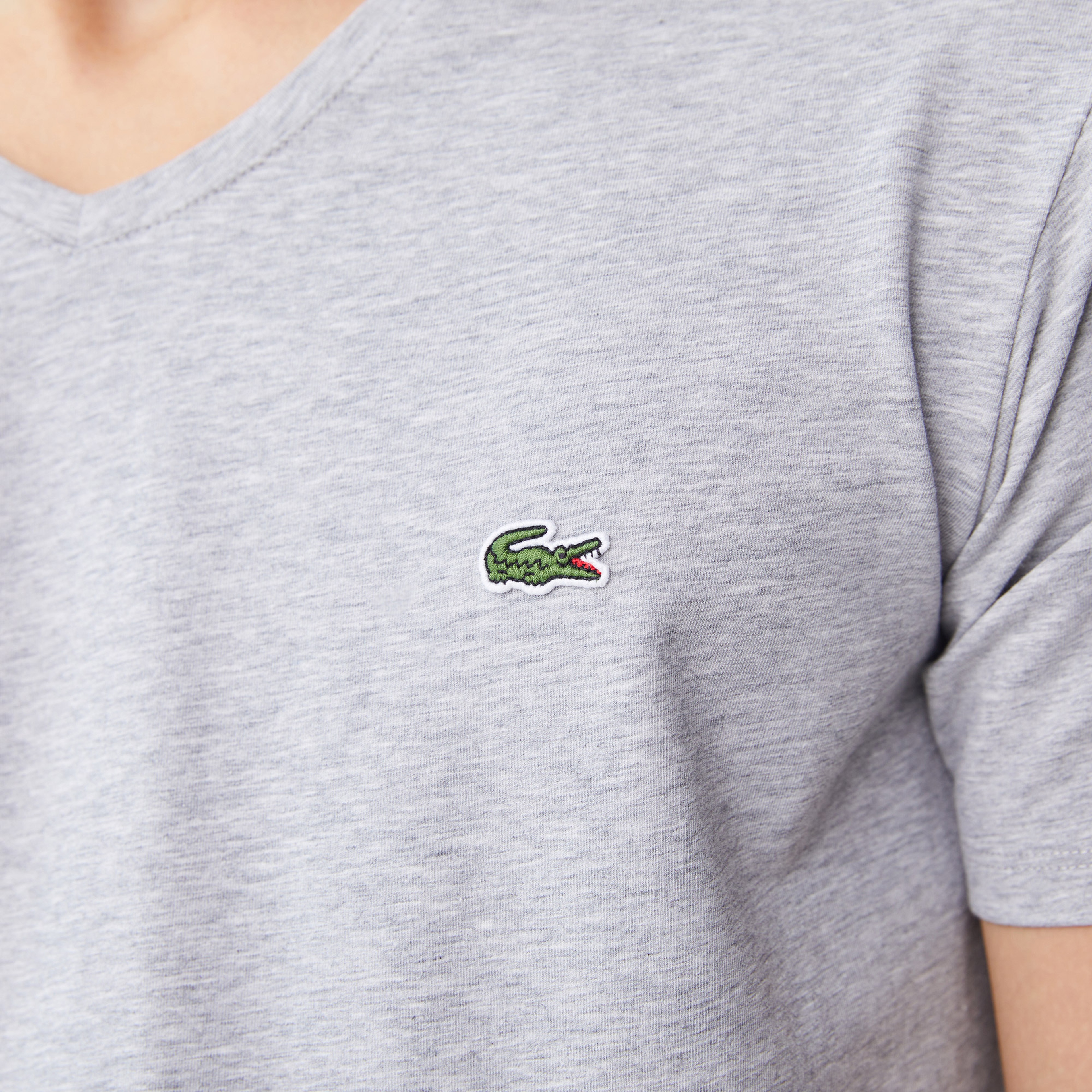 Lacoste Erkek V Yaka Gri T-Shirt