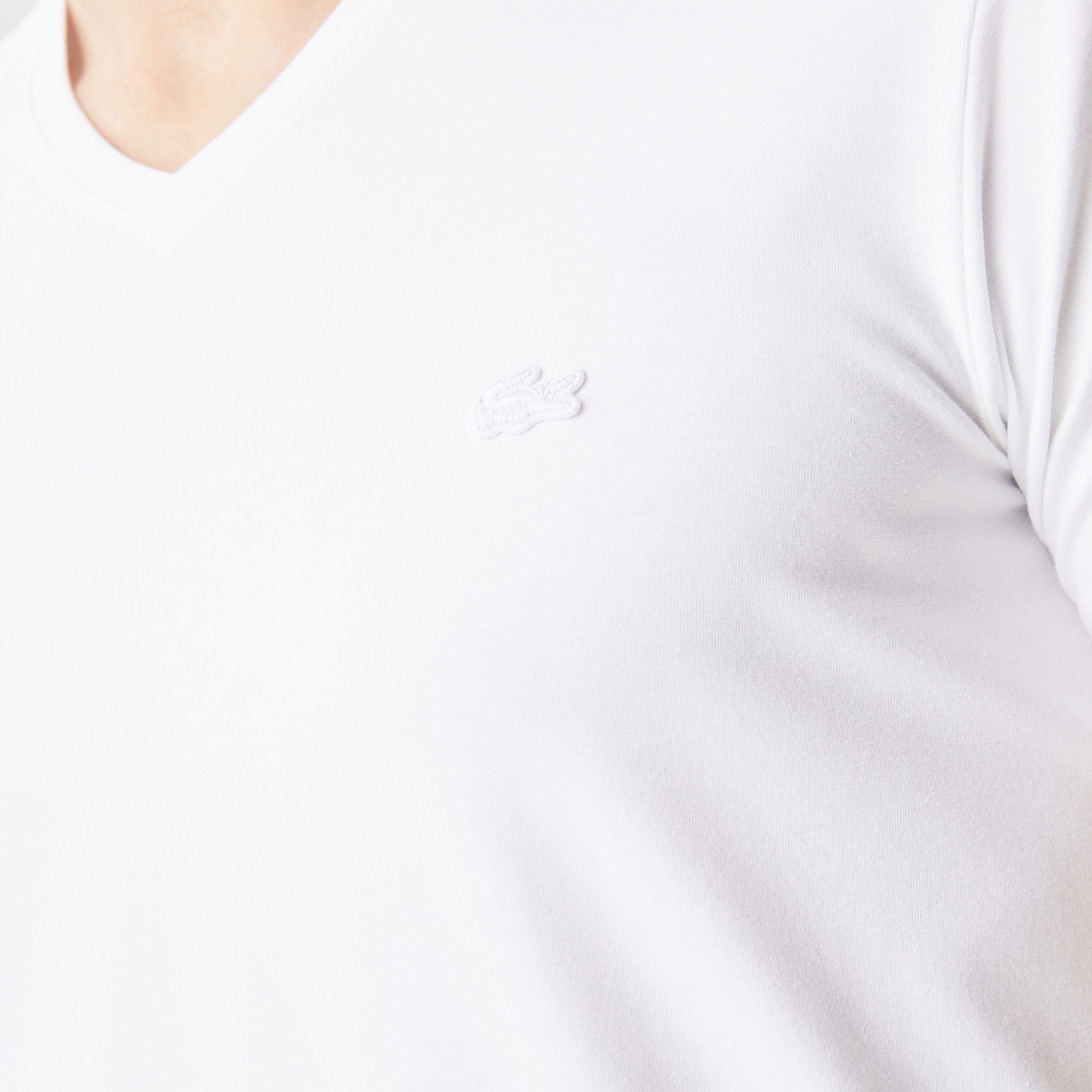 Erkek Slim Fit V Yaka Beyaz T-Shirt