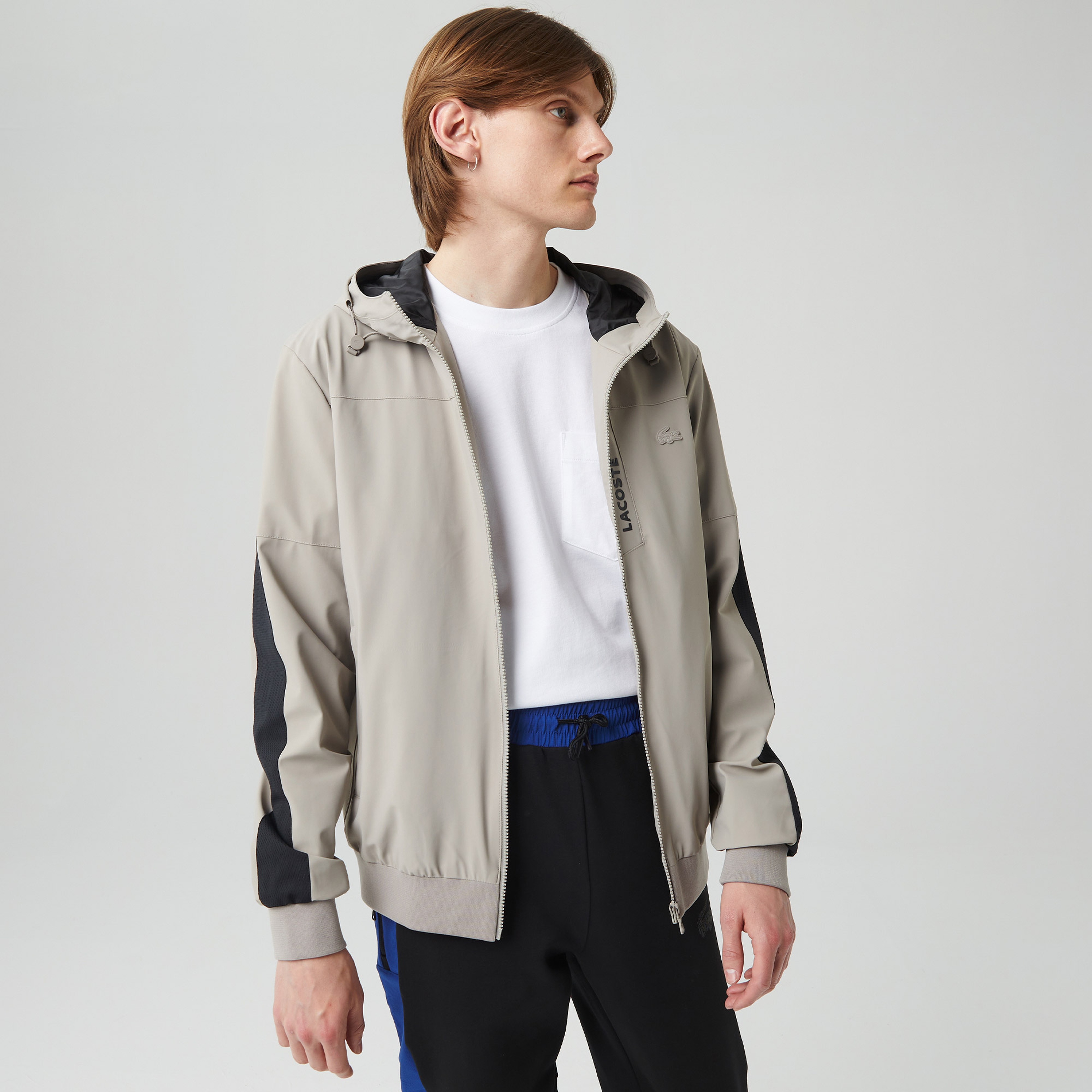 Lacoste Erkek Kapüşonlu Suya Dayanıklı Renk Bloklu Bej Yağmurluk