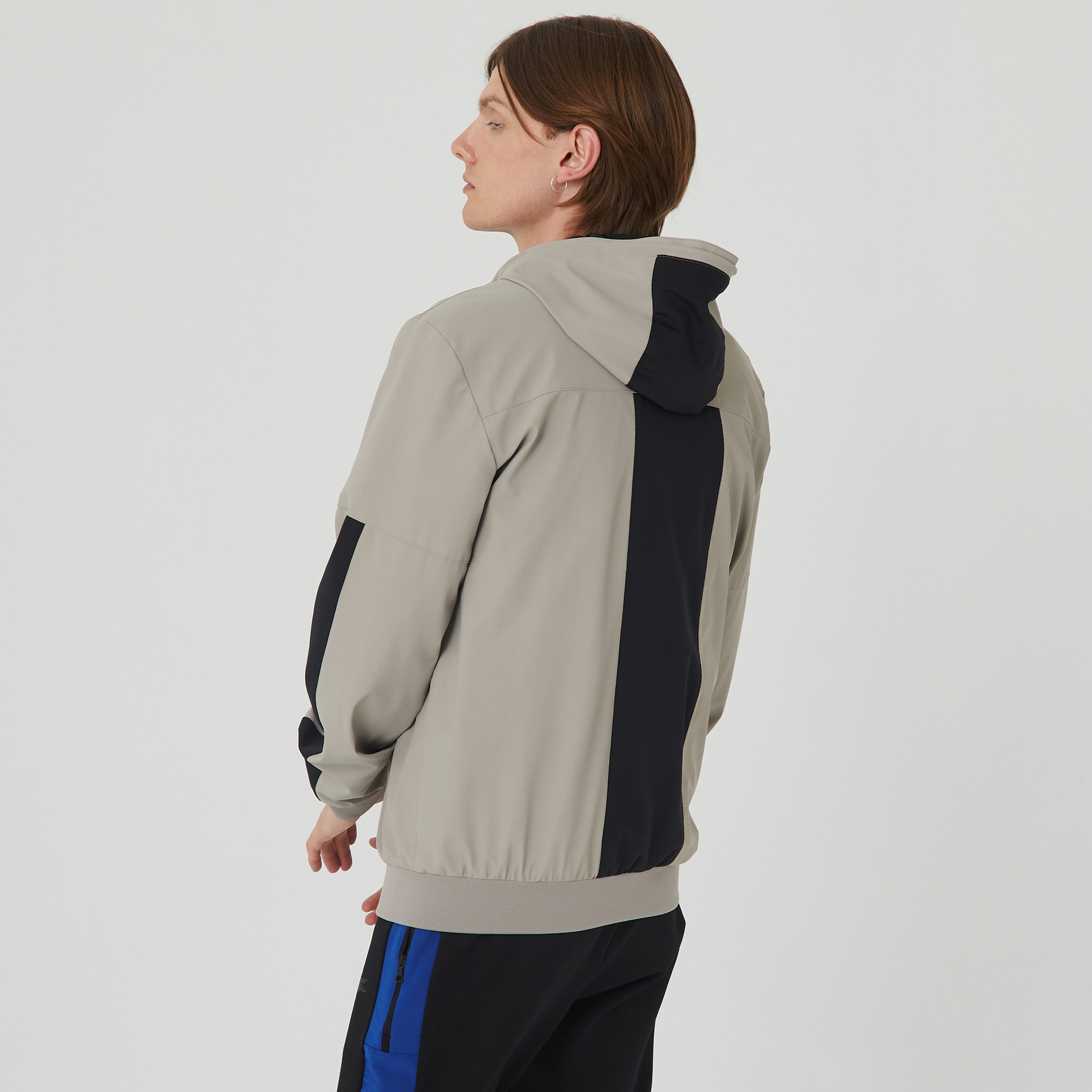 Lacoste Erkek Kapüşonlu Suya Dayanıklı Renk Bloklu Bej Yağmurluk