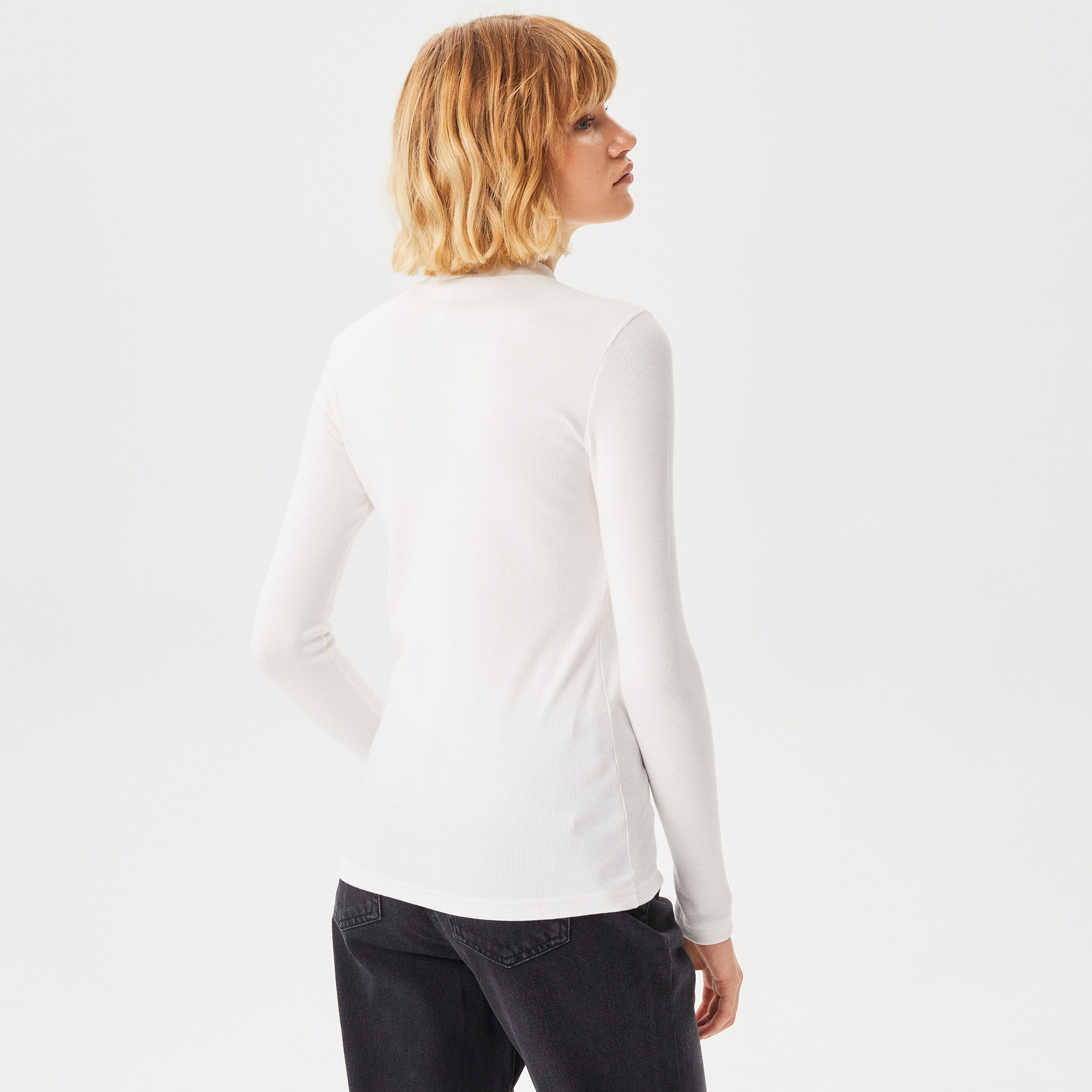 Lacoste Kadın Slim Fit Uzun Kollu Bisiklet Yaka Beyaz T-Shirt