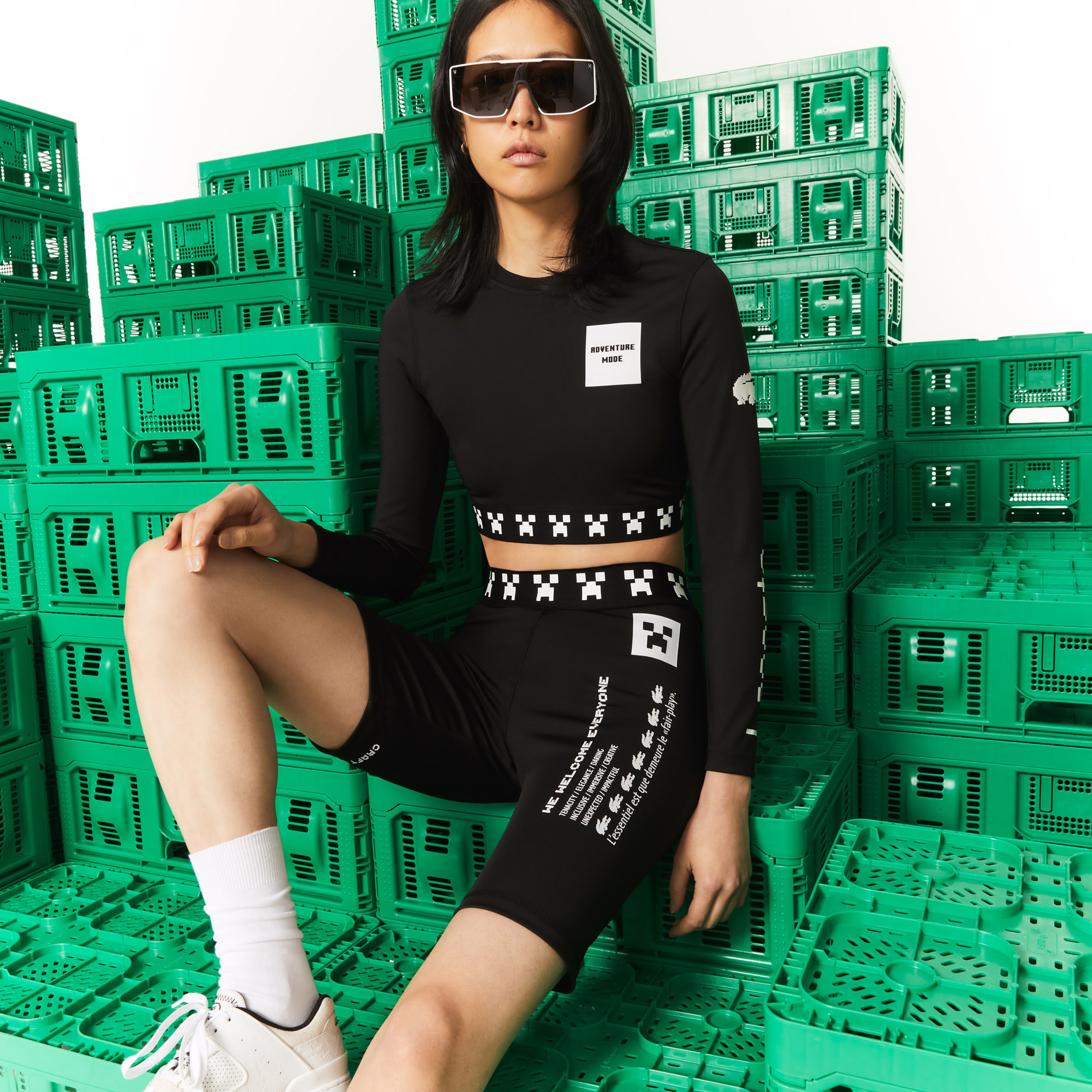 Lacoste X Minecraft Kadın Slim Fit Baskılı Siyah Şort