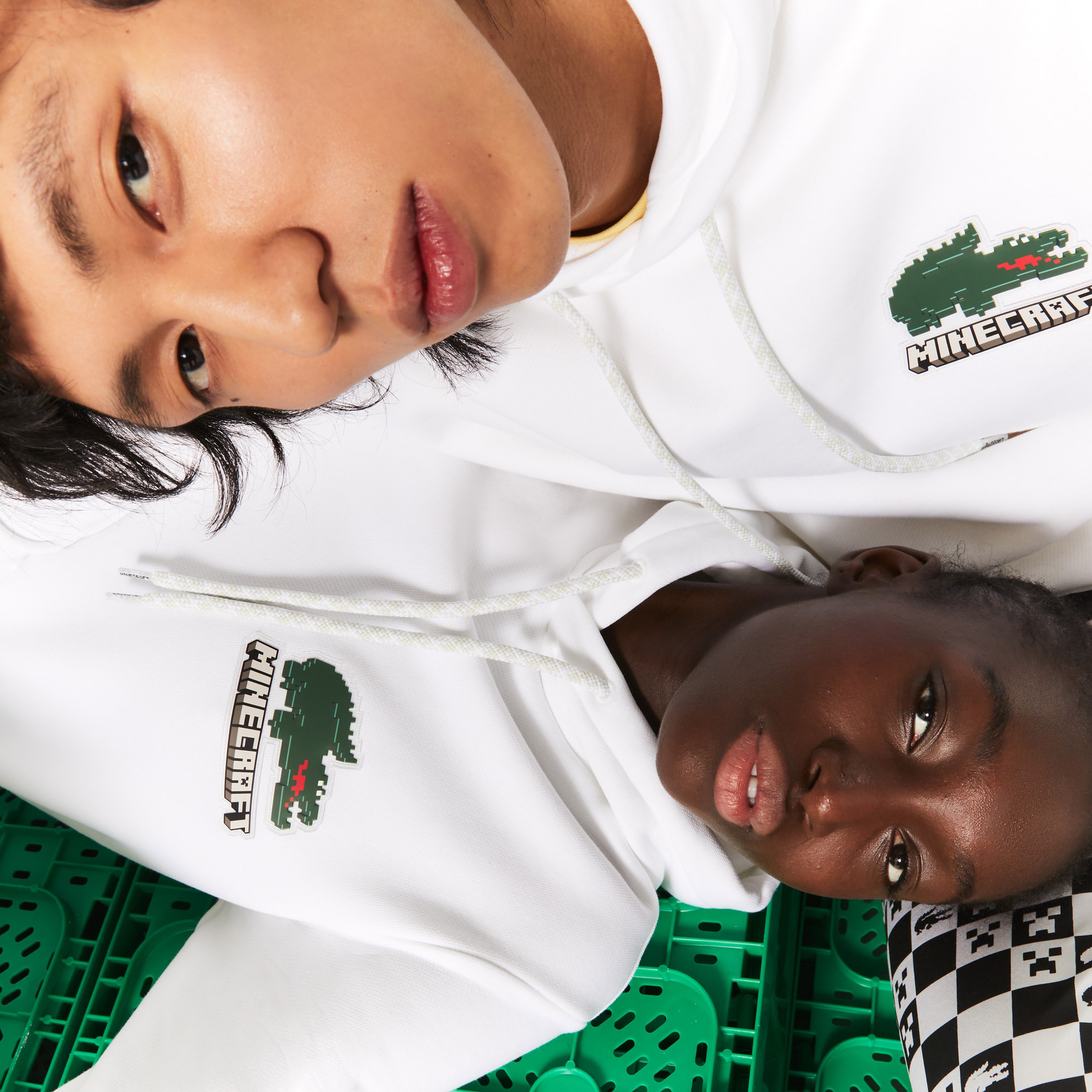 Lacoste X Minecraft Erkek Regular Fit Kapüşonlu Baskılı Beyaz Sweatshirt