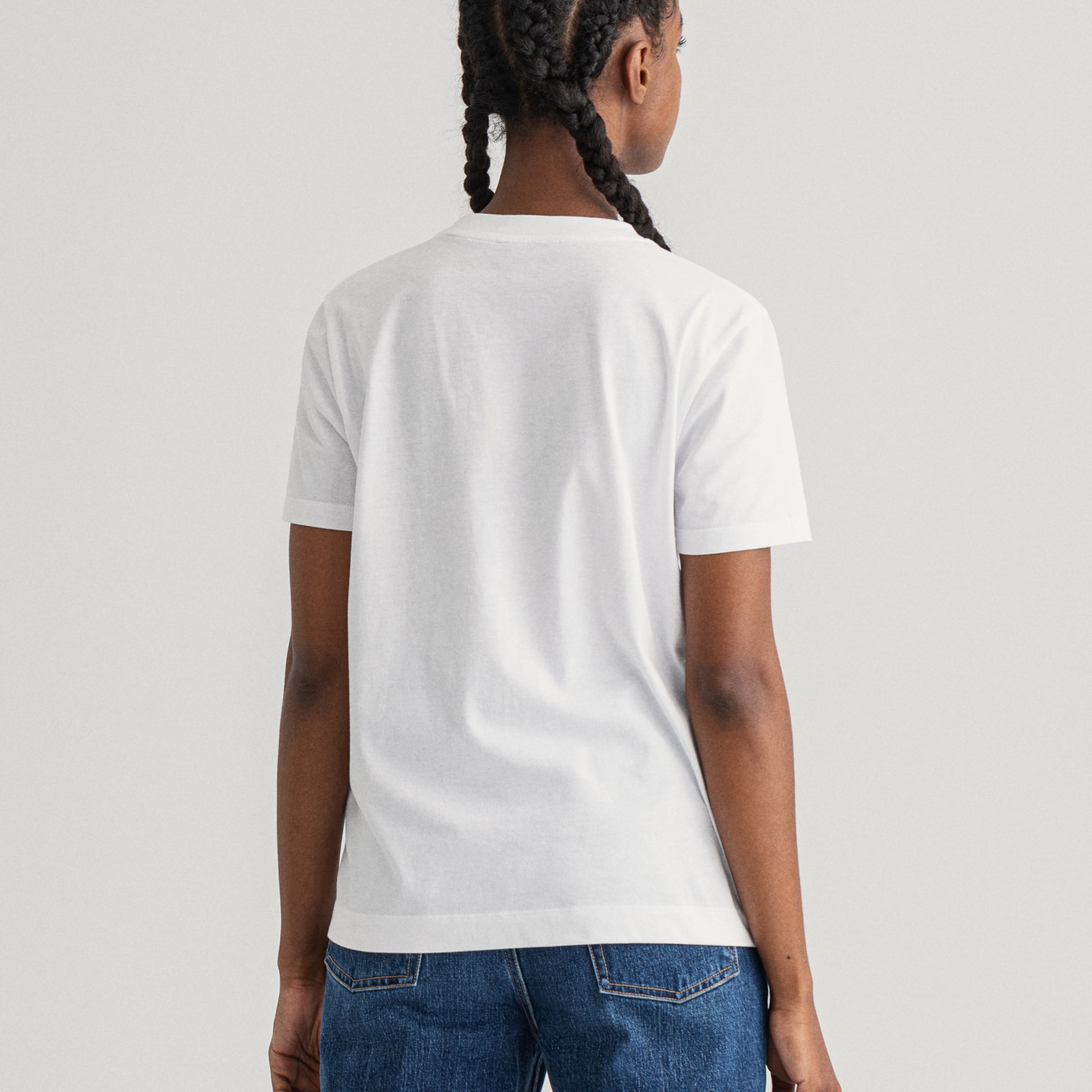 GANT Kadın Beyaz Regular Fit Bisiklet Yaka Logolu T-shirt