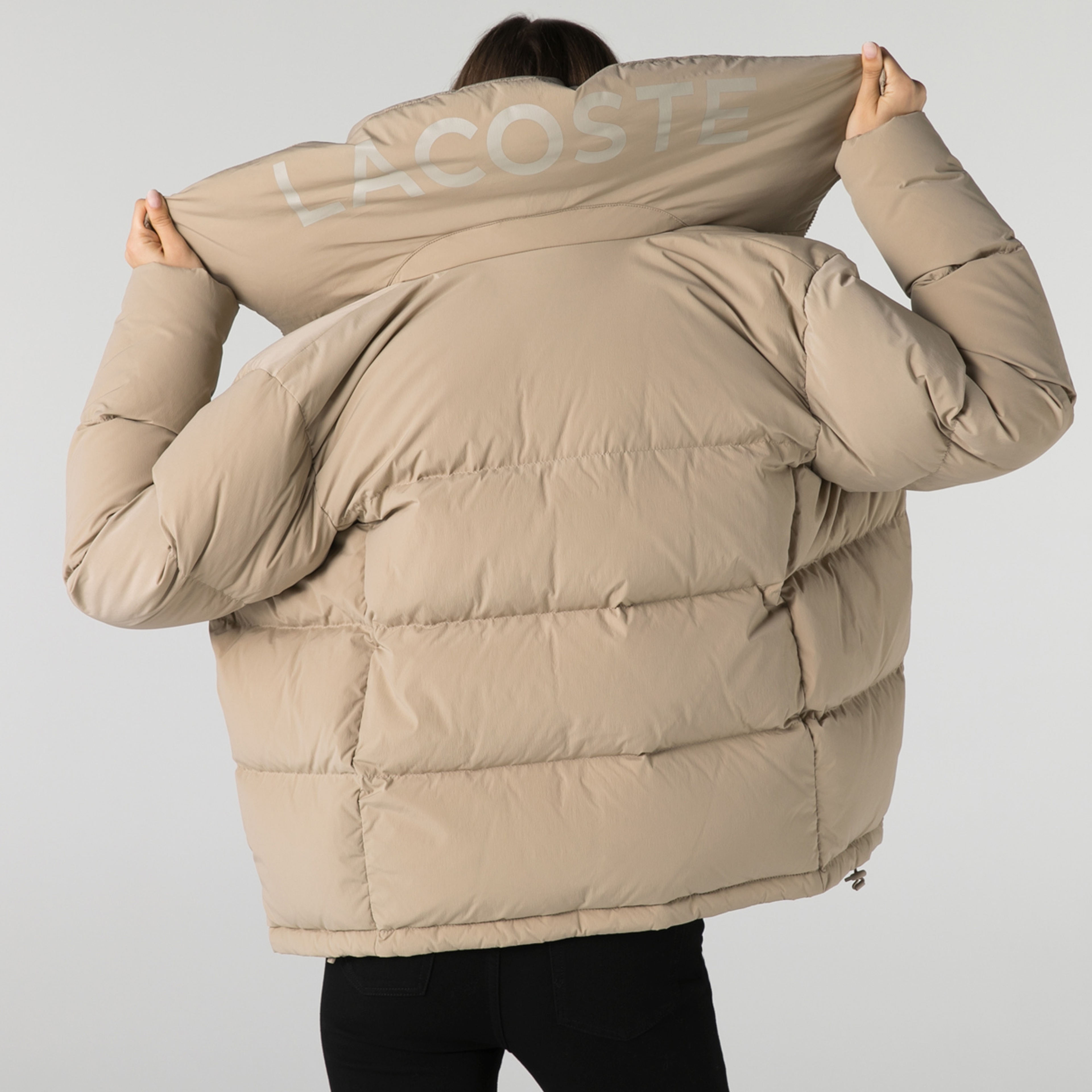 Lacoste Kadın Kapüşonlu Kapitone Beyaz Mont