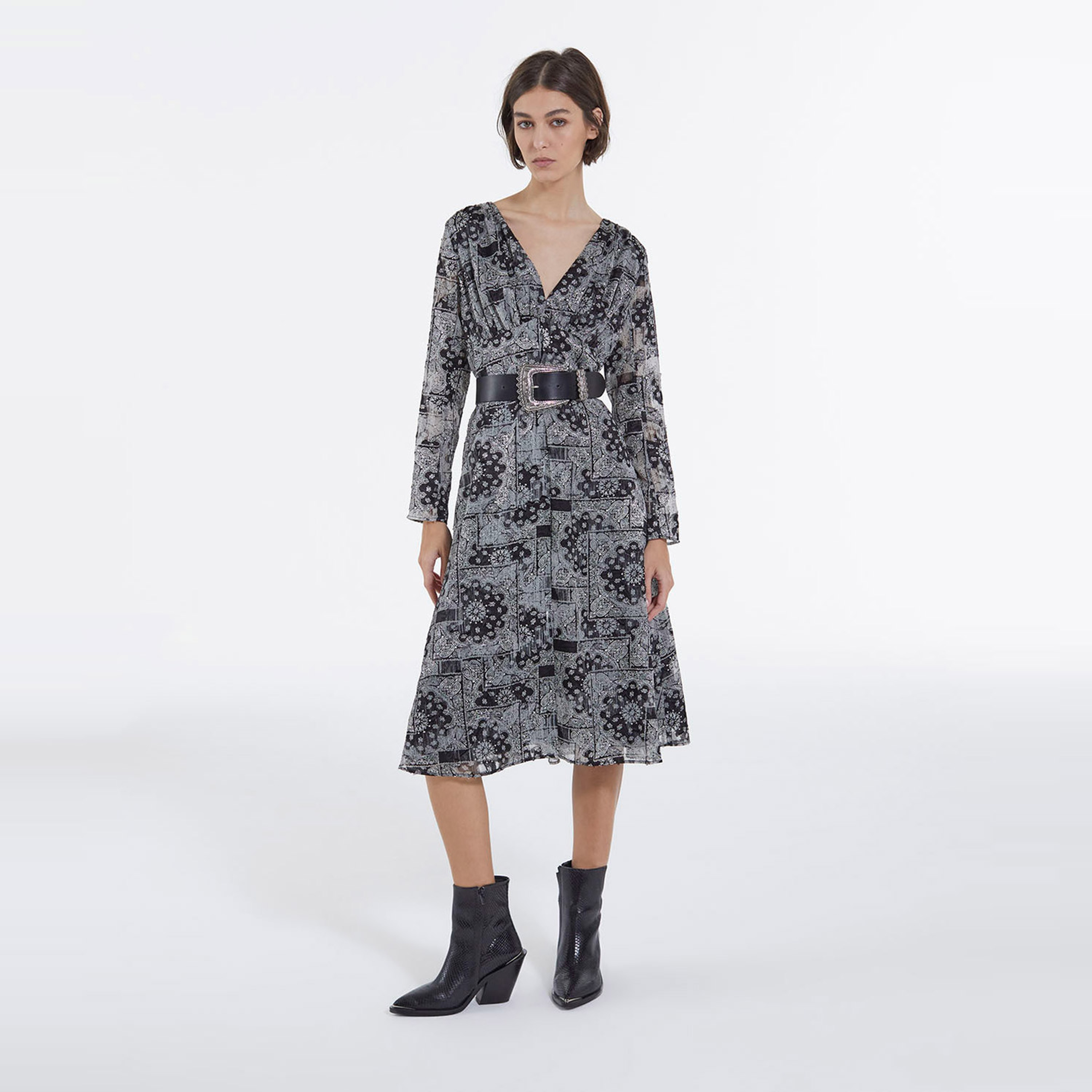 DESENLİ KADIN SİYAH ELBİSE