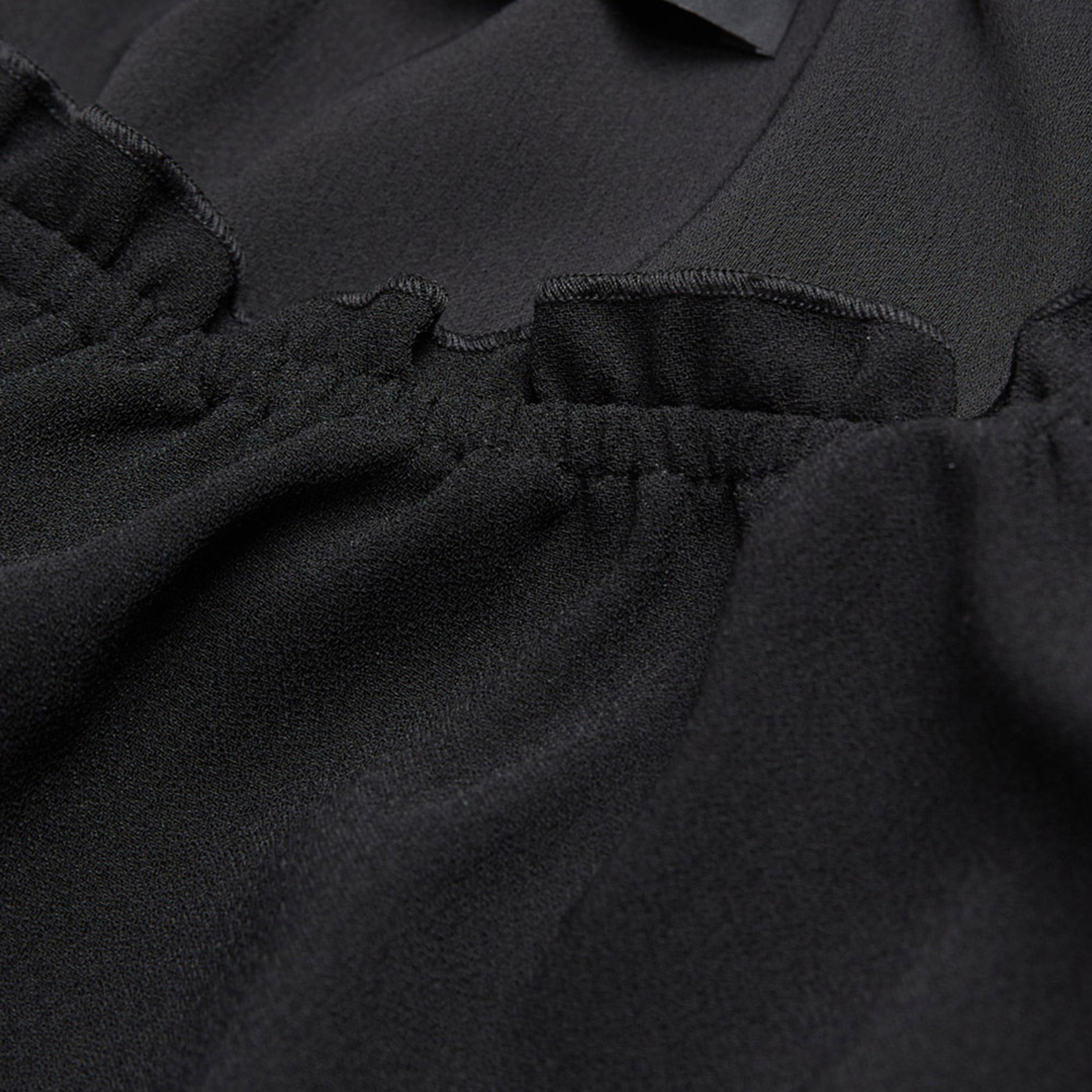 KADIN BALON KOLLU SİYAH T-SHIRT