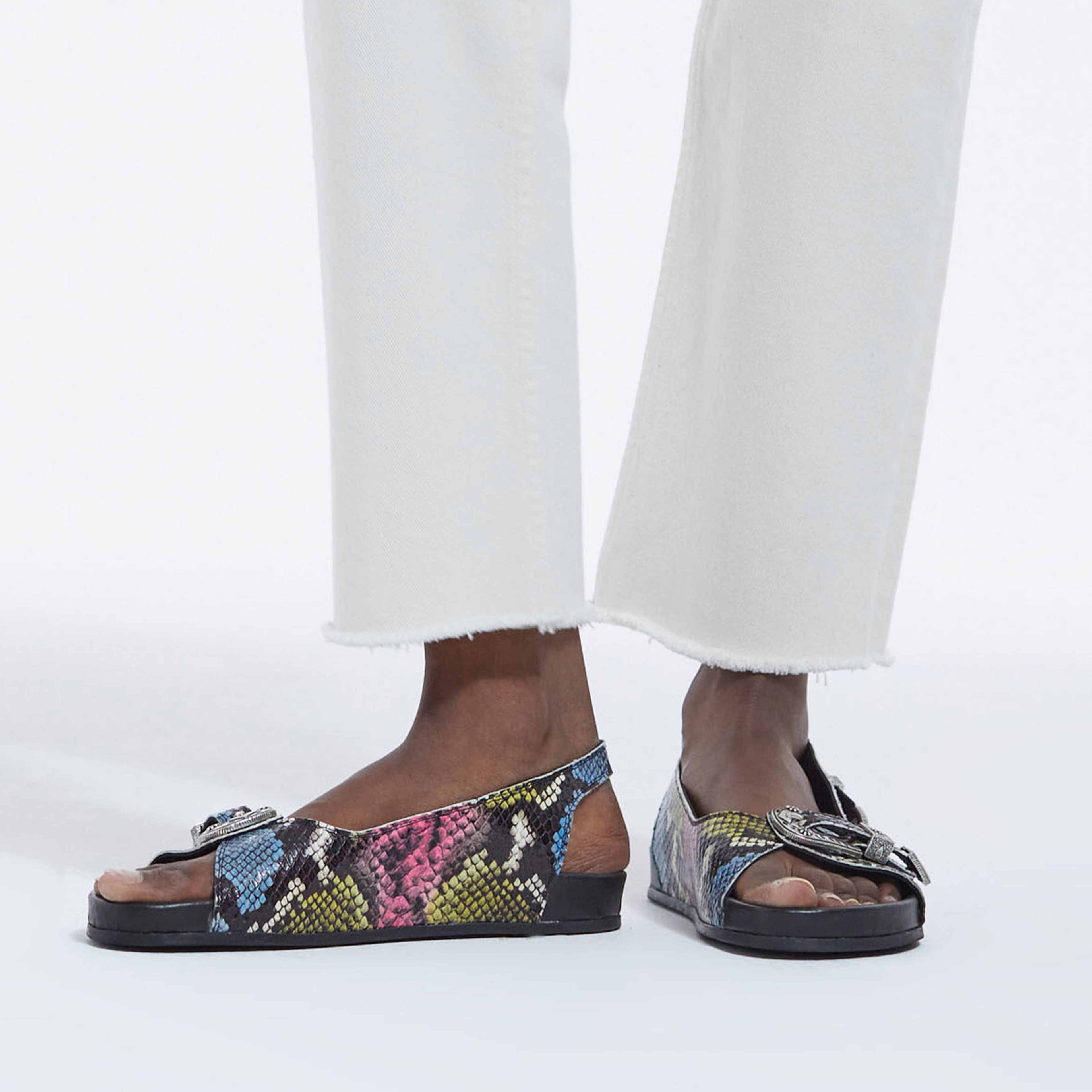 KADIN SİYAH SANDALET