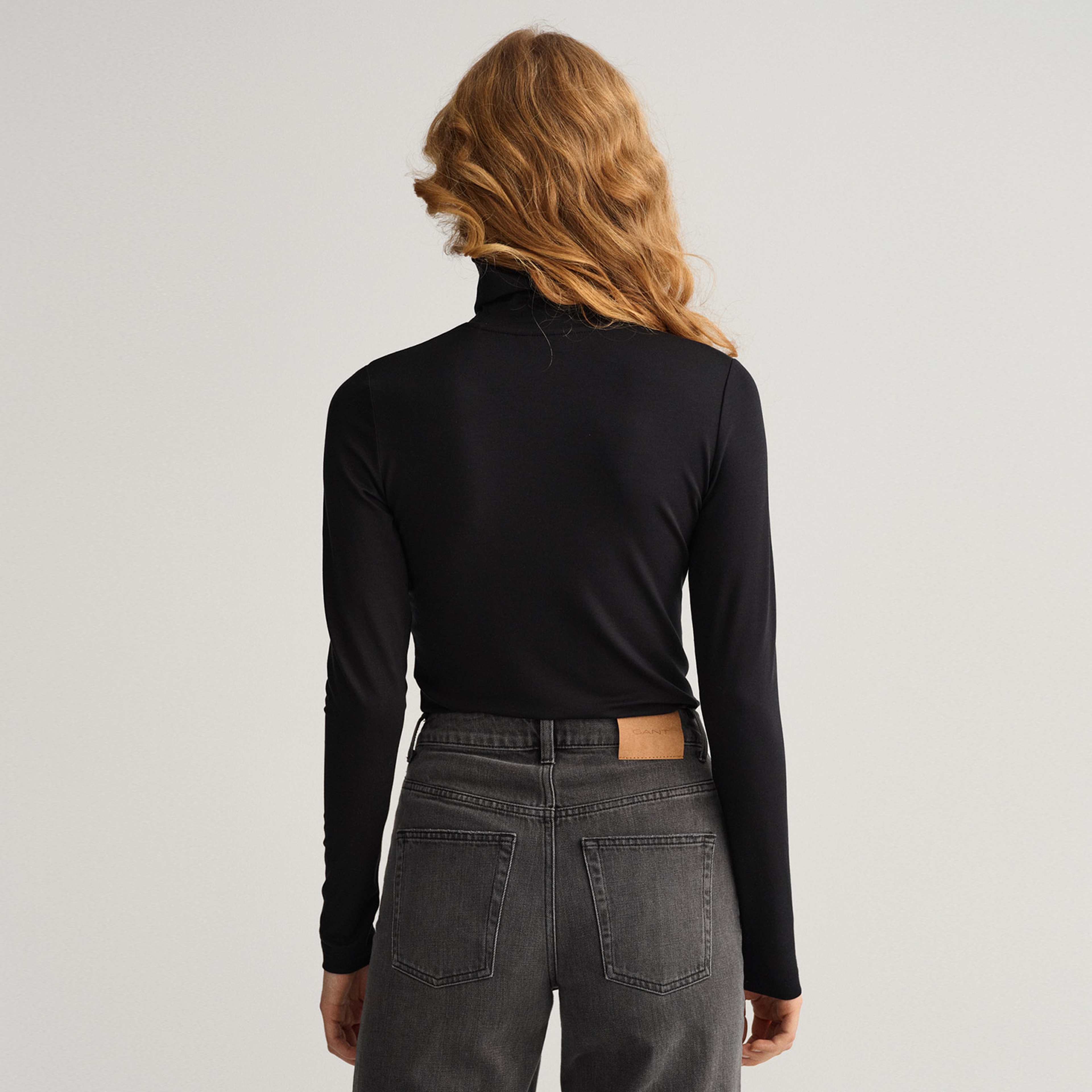 Gant Kadın Siyah Regular Fit Boğazlı Yaka T-shirt