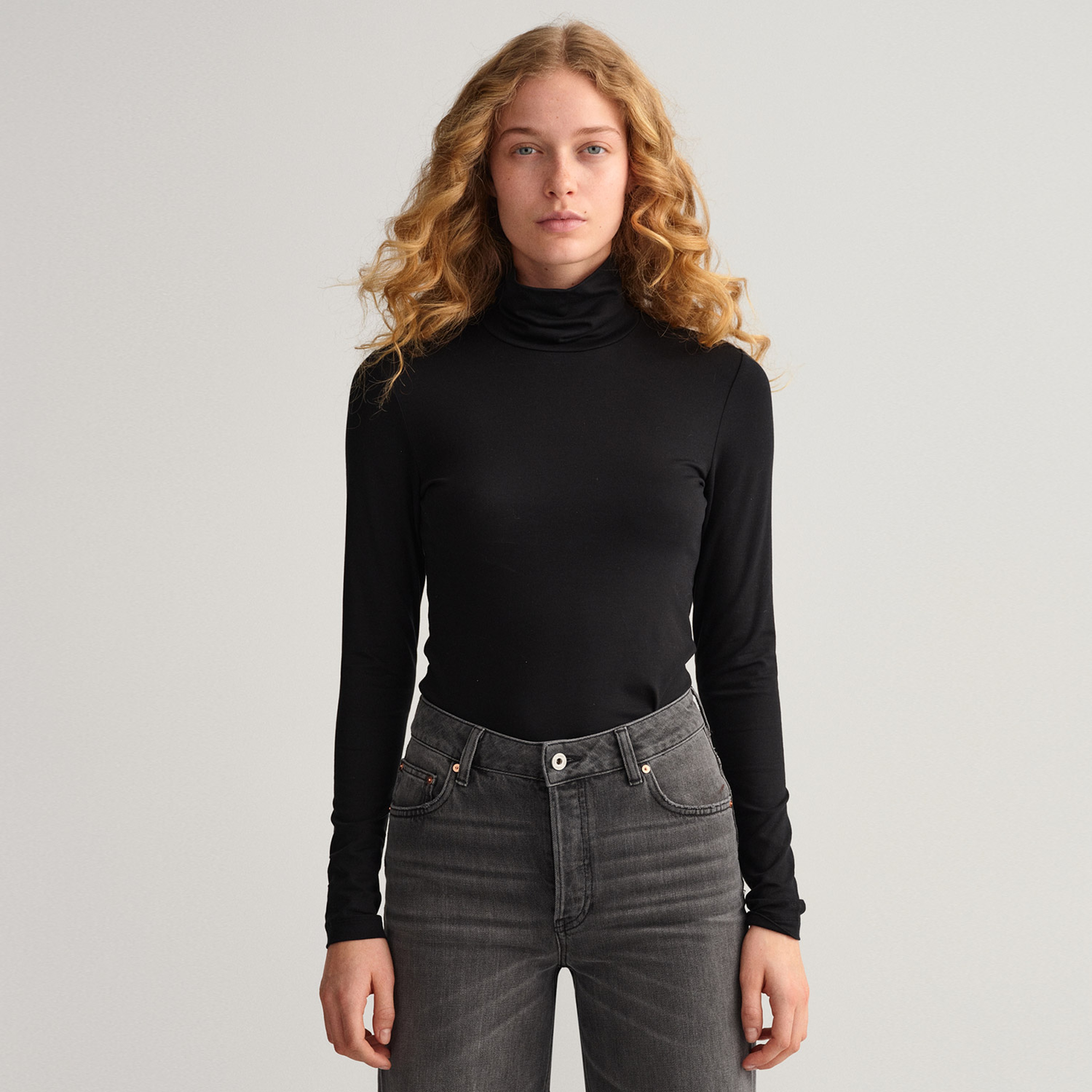 Gant Kadın Siyah Regular Fit Boğazlı Yaka T-shirt