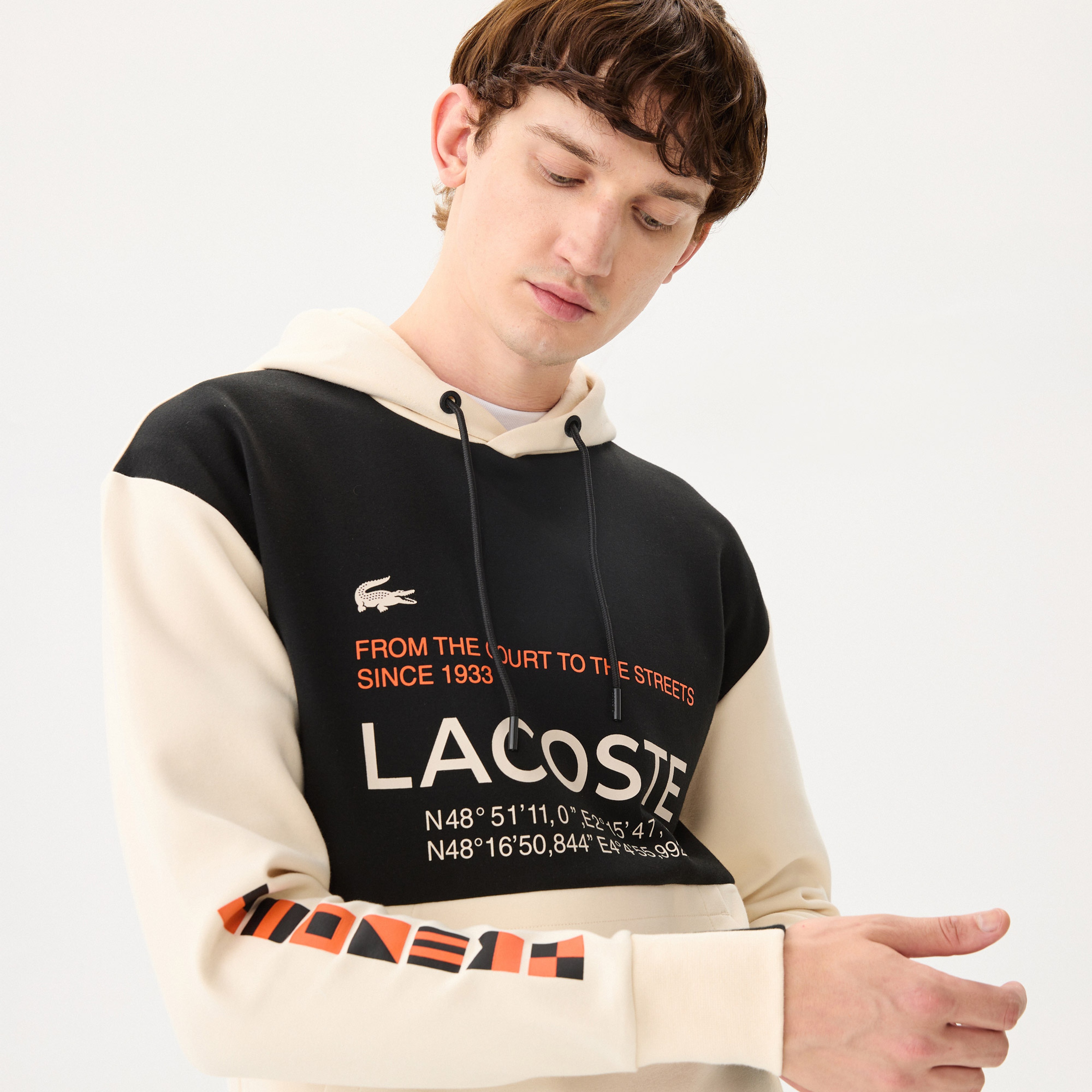 Lacoste Erkek Regular Fit Ayarlanabilir Kapüşonlu Renk Bloklu Baskılı Beyaz Sweatshirt