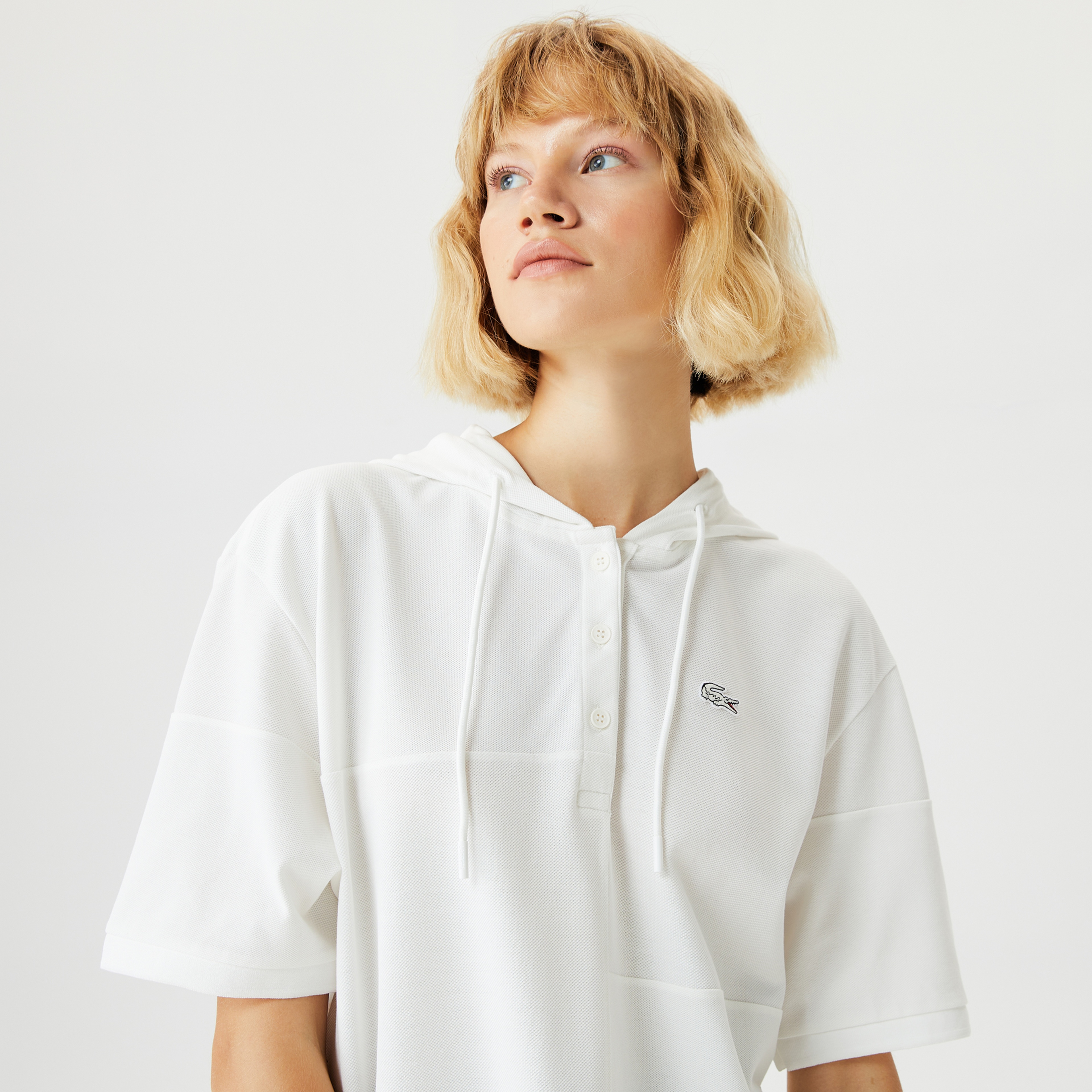 Lacoste Kadın Relaxed Fit Kapüşonlu Renk Bloklu Beyaz Polo
