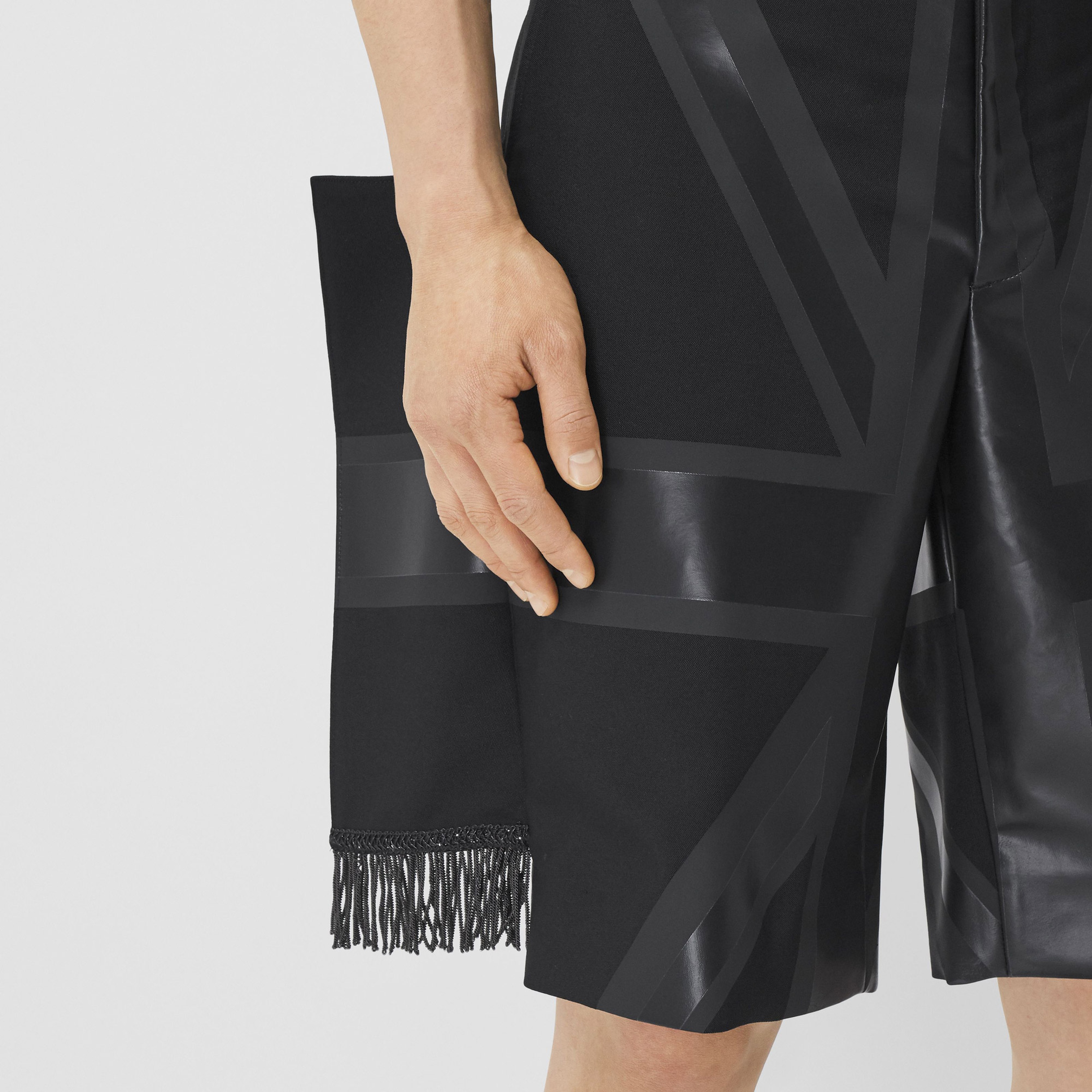 Burberry Erkek Siyah Şort