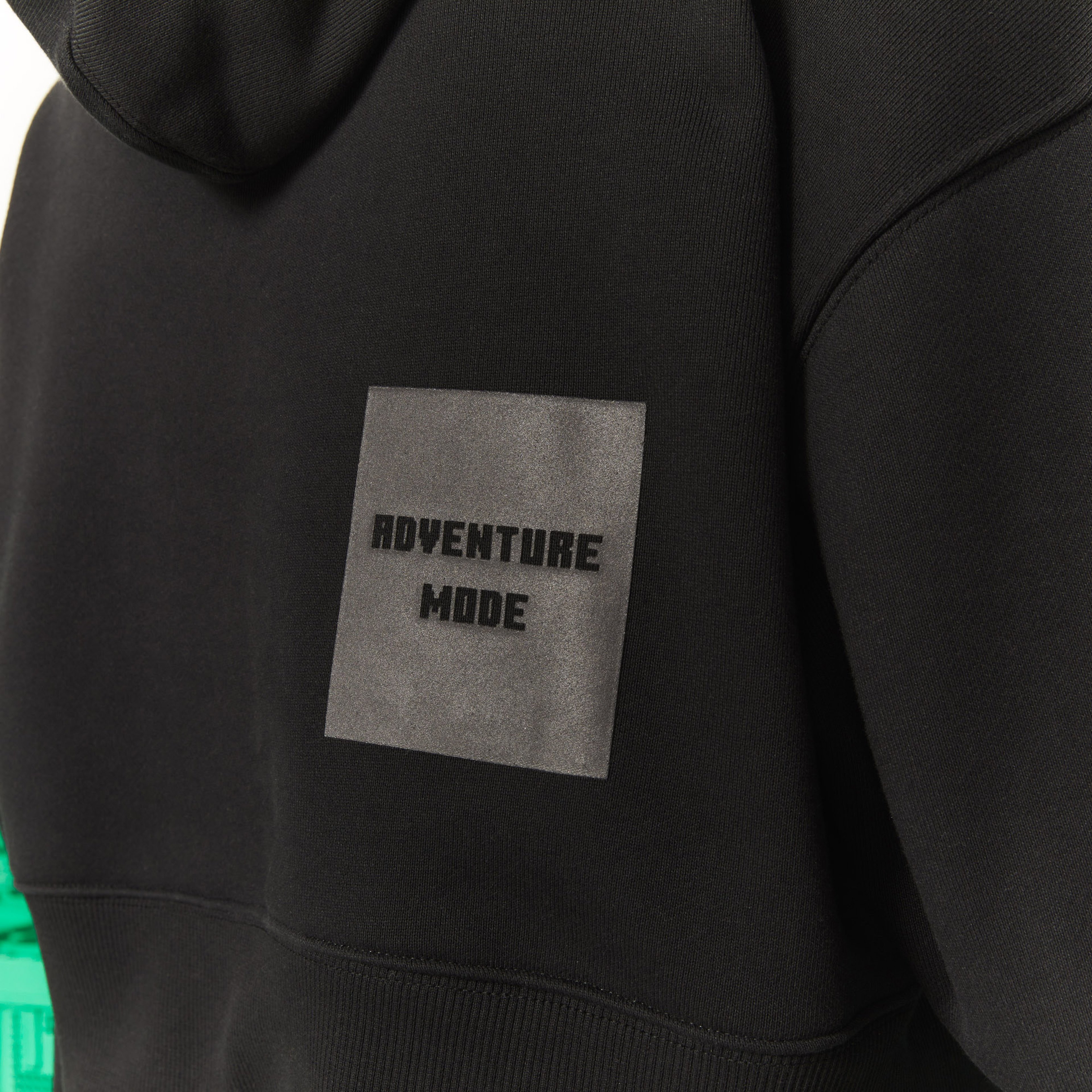 Lacoste X Minecraft Kadın Relaxed Fit Kapüşonlu Baskılı Siyah Sweatshirt