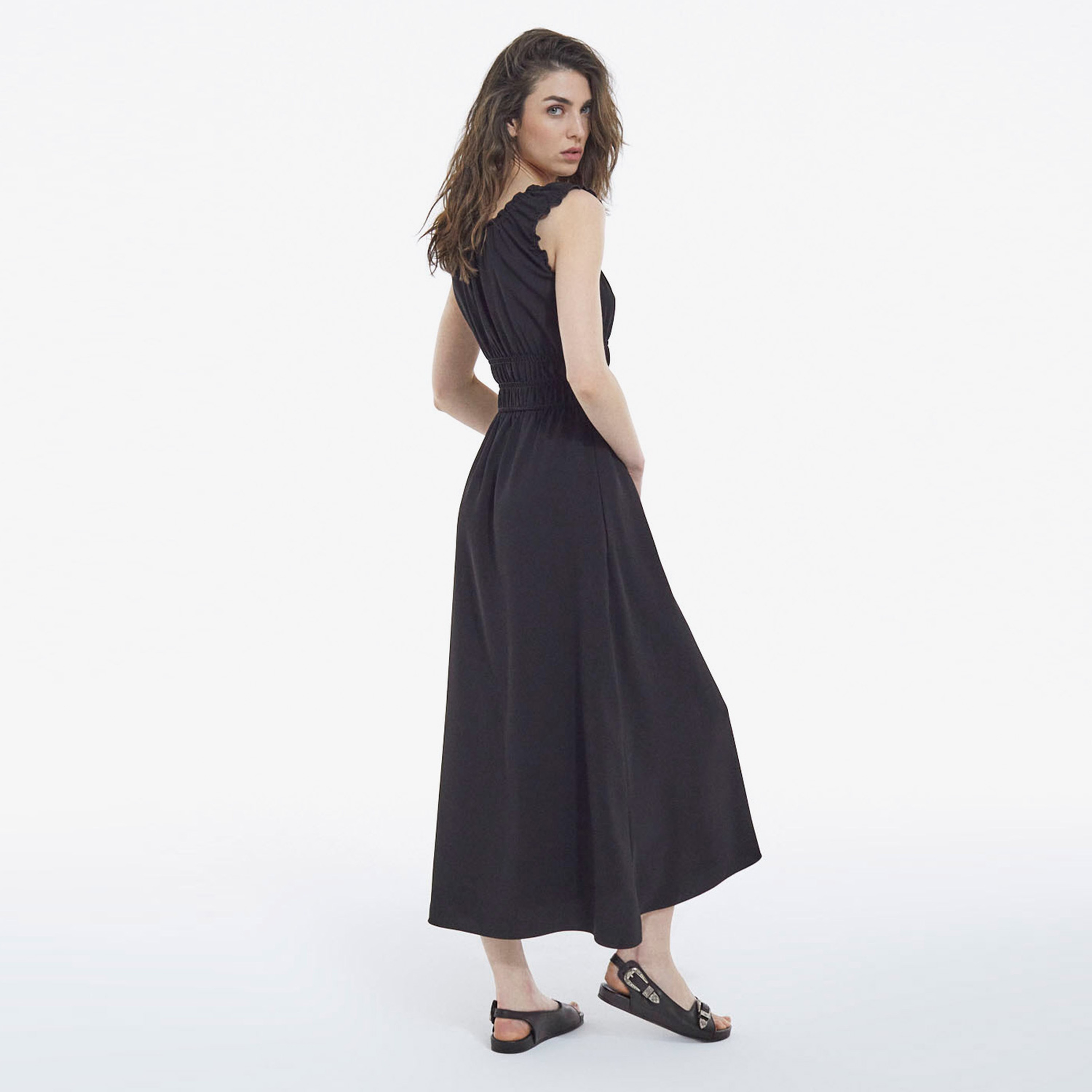 KADIN KOLLARI FIRFIRLI SİYAH ELBİSE