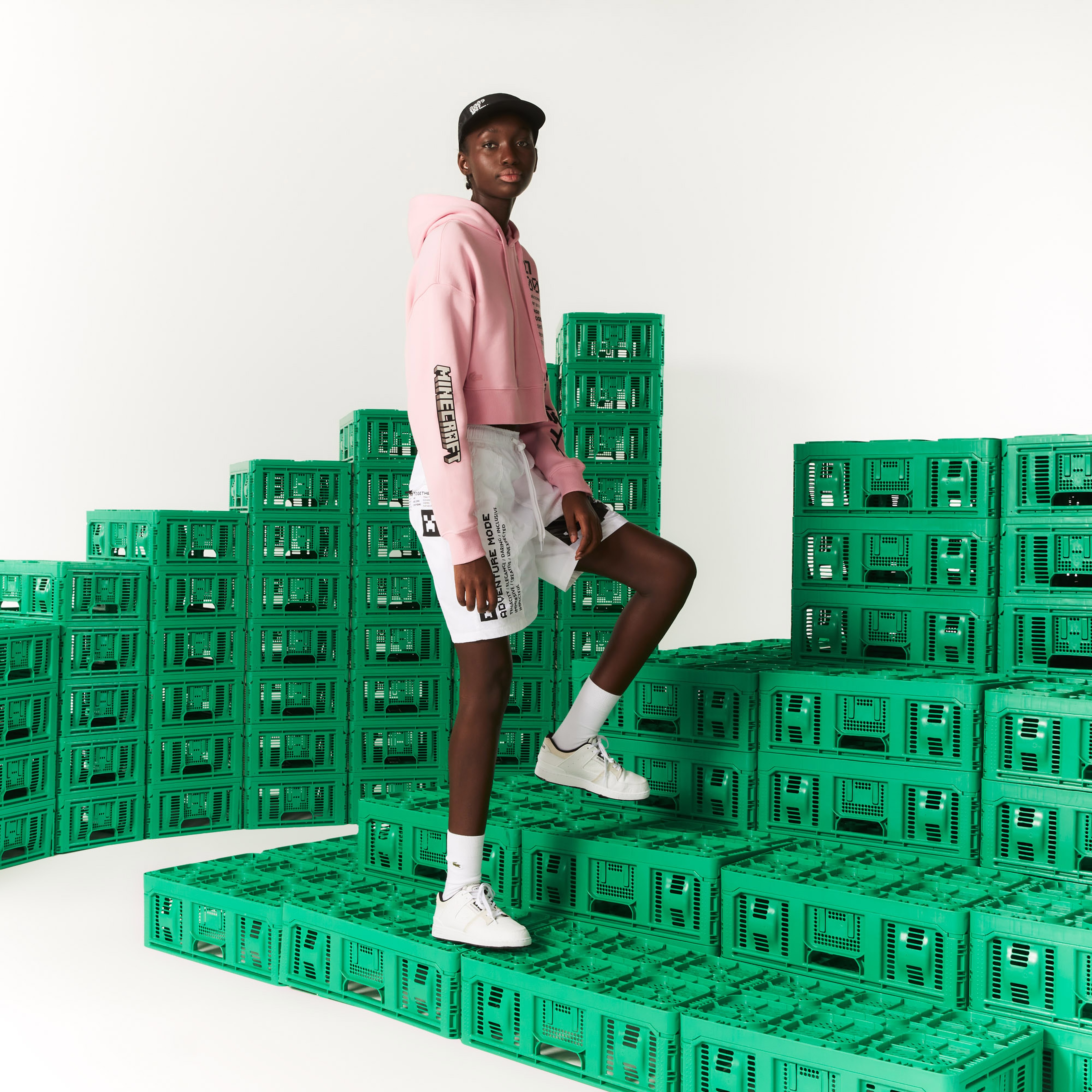 Lacoste X Minecraft Kadın Relaxed Fit Kapüşonlu Baskılı Pembe Sweatshirt