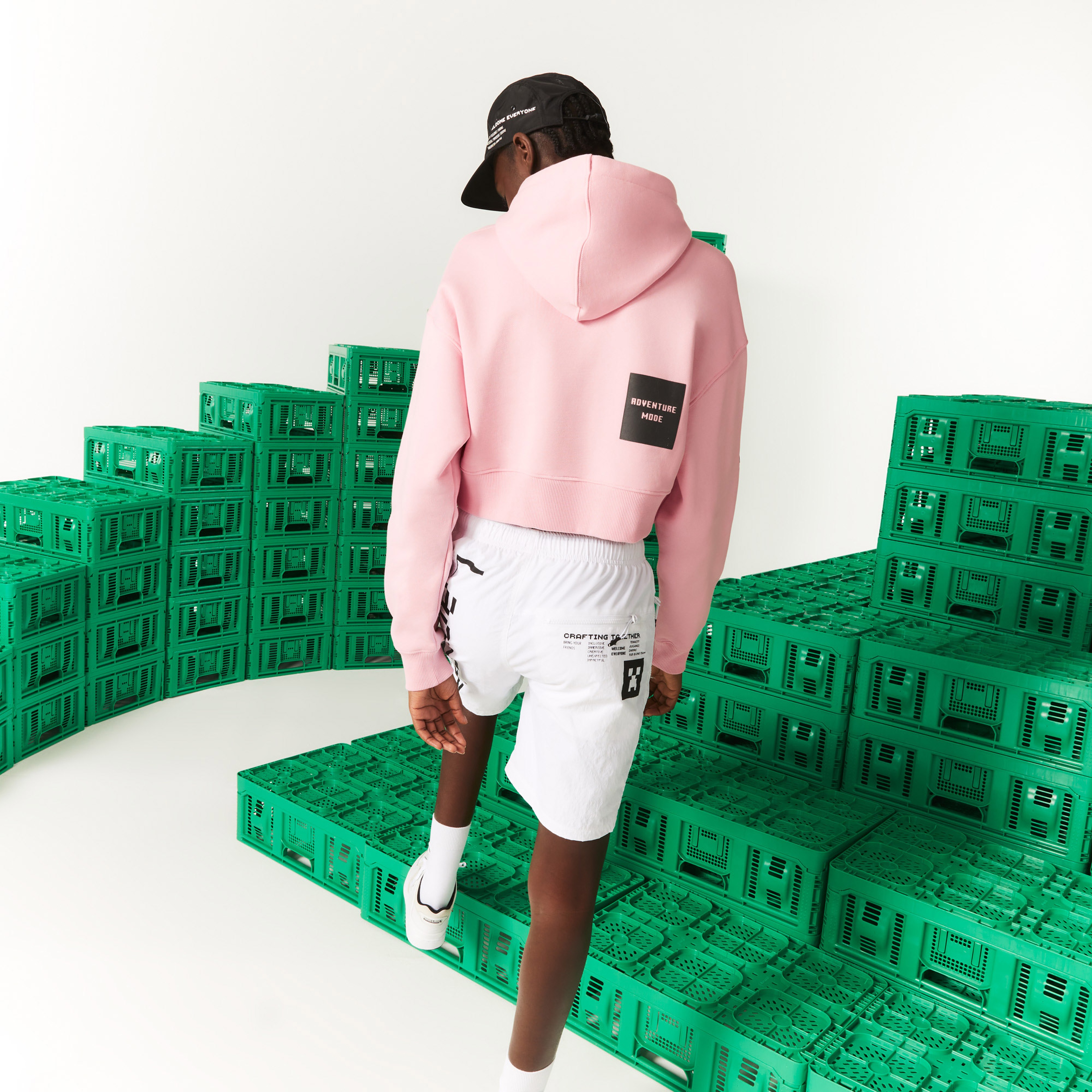 Lacoste X Minecraft Kadın Relaxed Fit Kapüşonlu Baskılı Pembe Sweatshirt